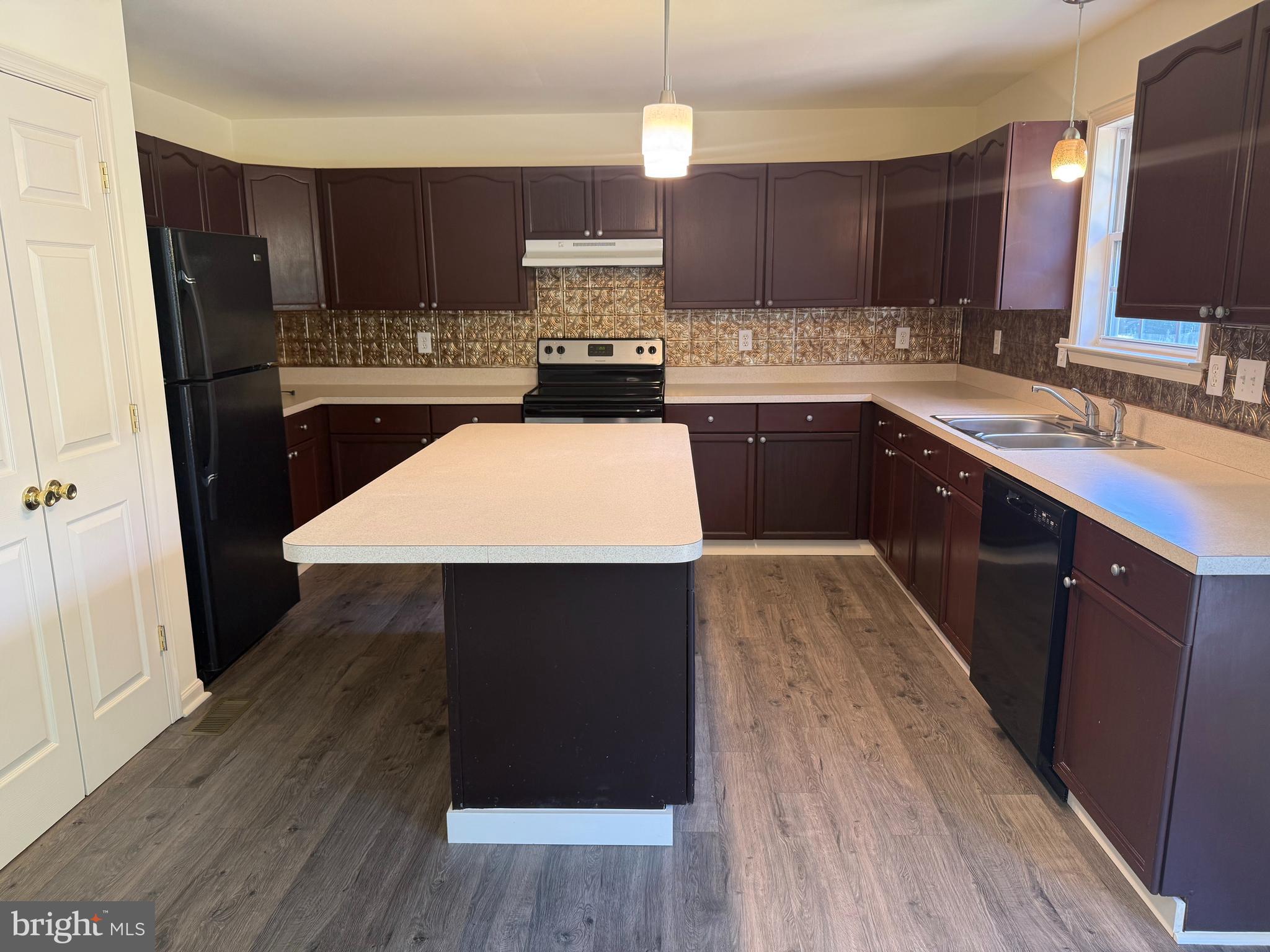 ST JAMES VILLAGE NORTH - Residential