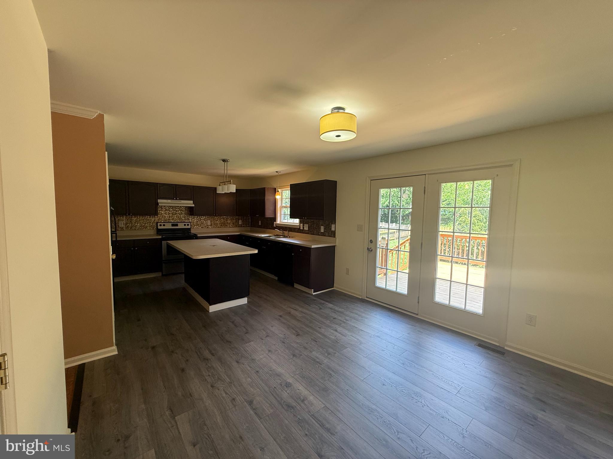 ST JAMES VILLAGE NORTH - Residential