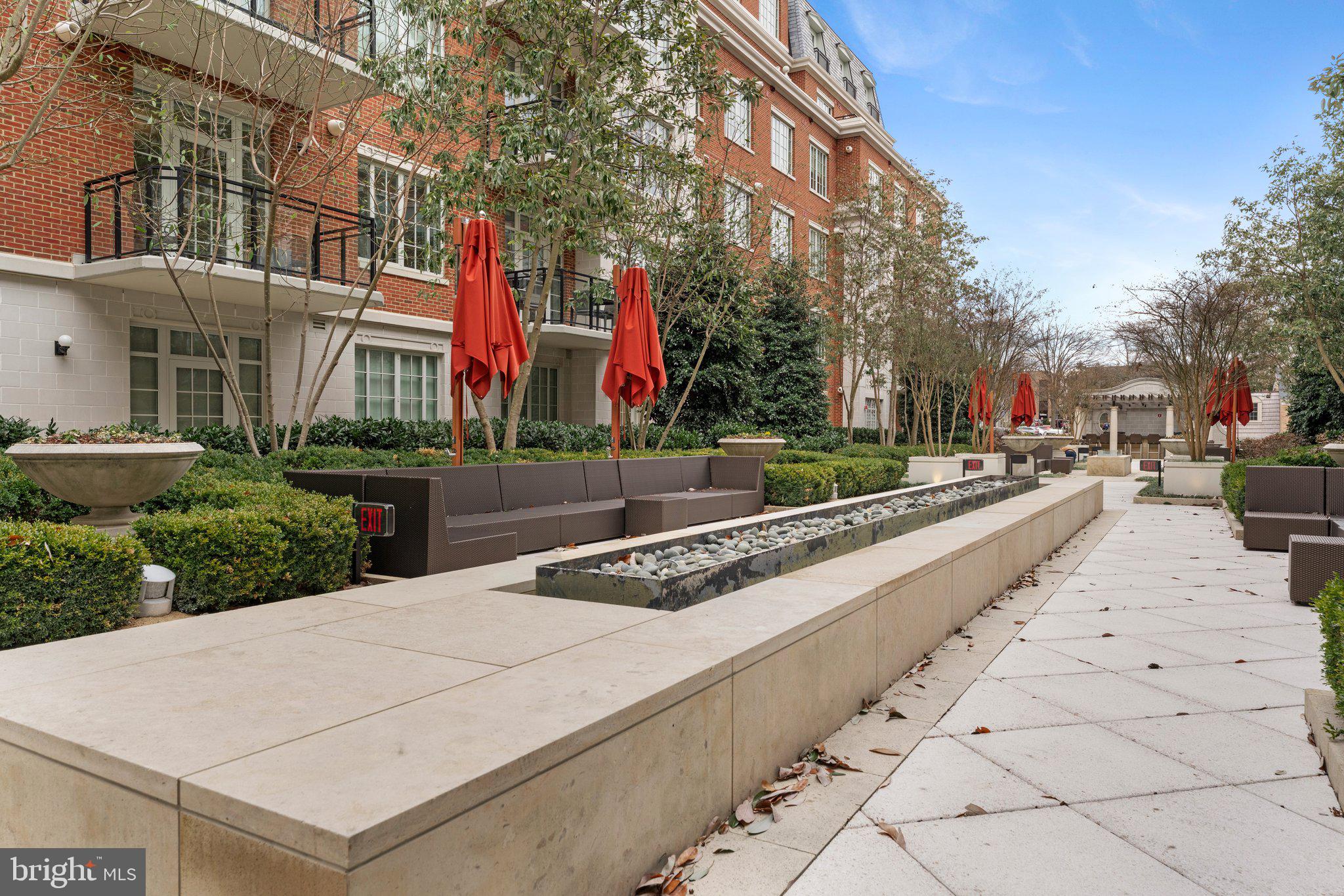 THE SIGNET - Residential
