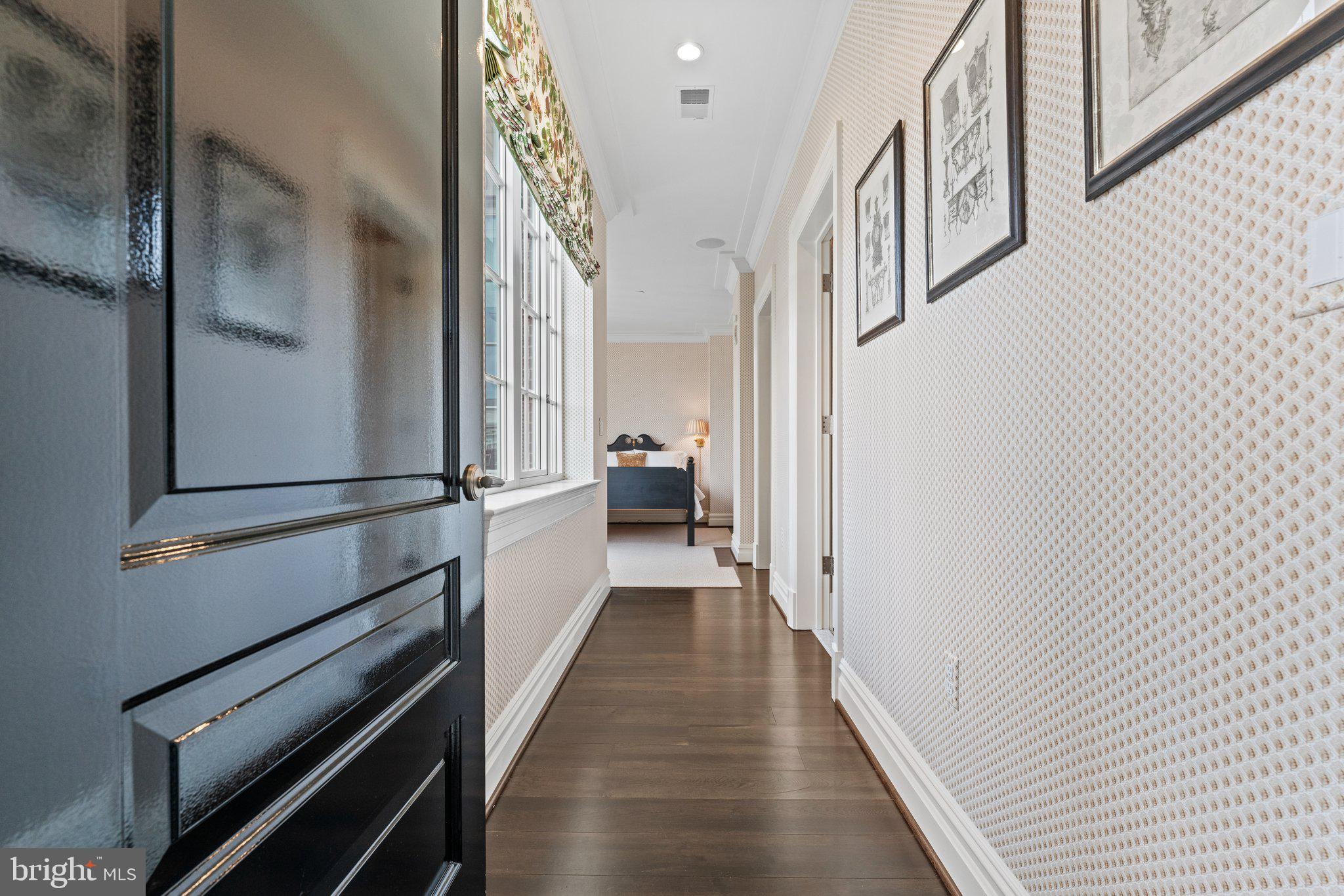 THE SIGNET - Residential