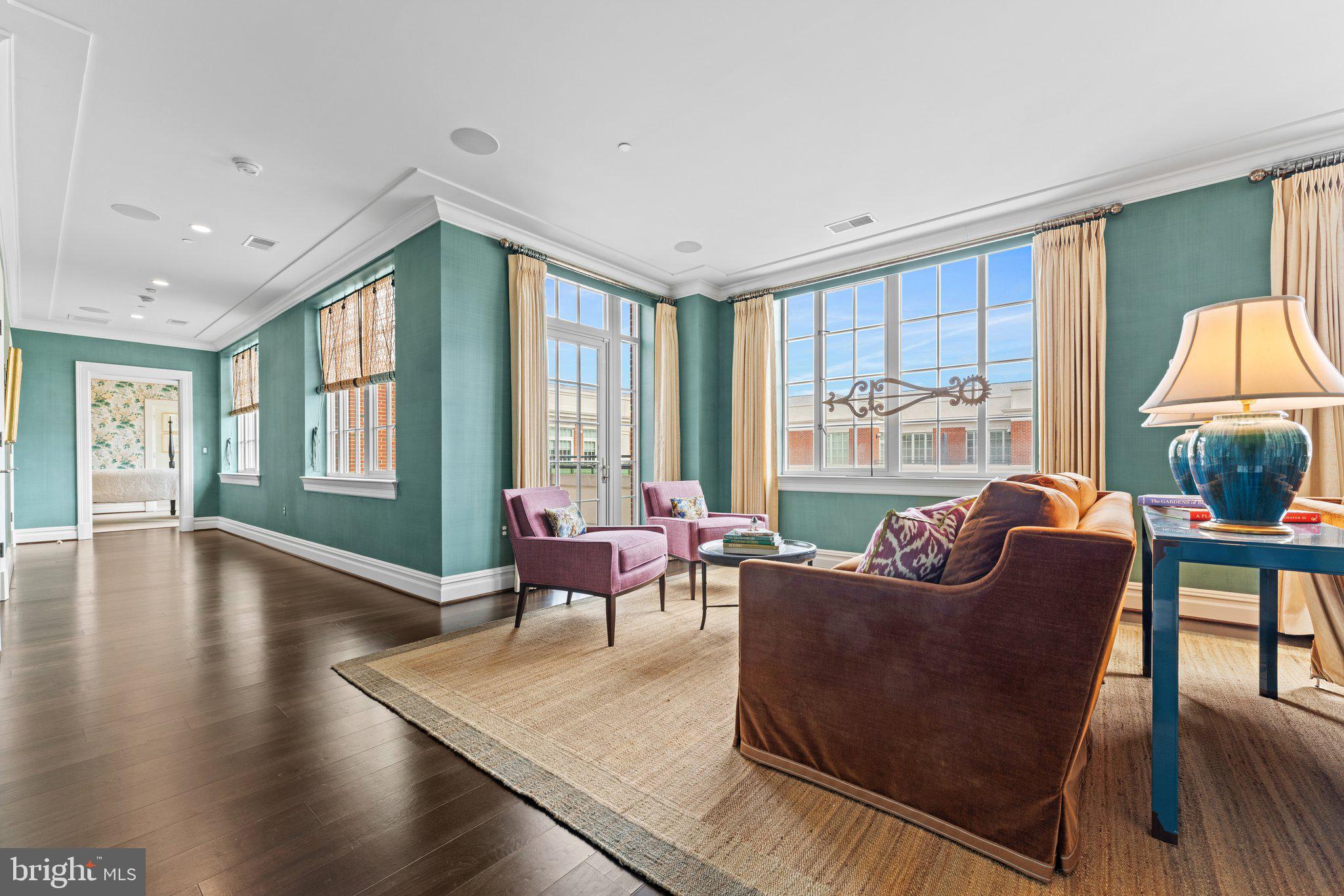 THE SIGNET - Residential