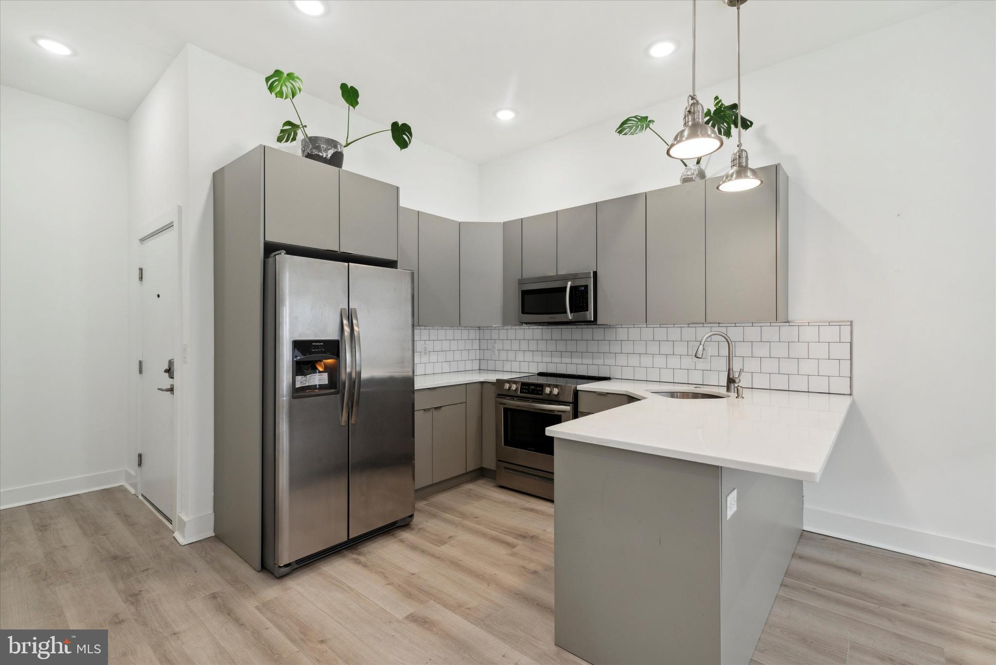 This BI-LEVEL 2 bed/2 bath unit has hardwood floors throughout, modern finishes, and stainless steel appliances. The kitchen has beautiful cabinets in a contemporary color and finishes along with white quartz countertops. Each bedroom has large closets plus its own bathroom for maximum privacy and comfort. Washer/dryer included in the unit as well as central a/c. The building has a fitness room available for tenants' use. Enjoy the convenience and easy access to public transportation and major highways as well as beautiful parks and green space. This is the most desirable part of Brewerytown with tons of restaurants, bars, and stores located close by and within walking distance. 

GROSS RENT IS $1875/MO. WE ARE OFFERING ONE MONTH FREE WITH A 13-MONTH LEASE. ONE MONTH FREE CREDIT IS APPLIED THE 2ND MONTH OF THE LEASE 

Schedule a tour today!
Local Attractions Just Minutes Away Walking!