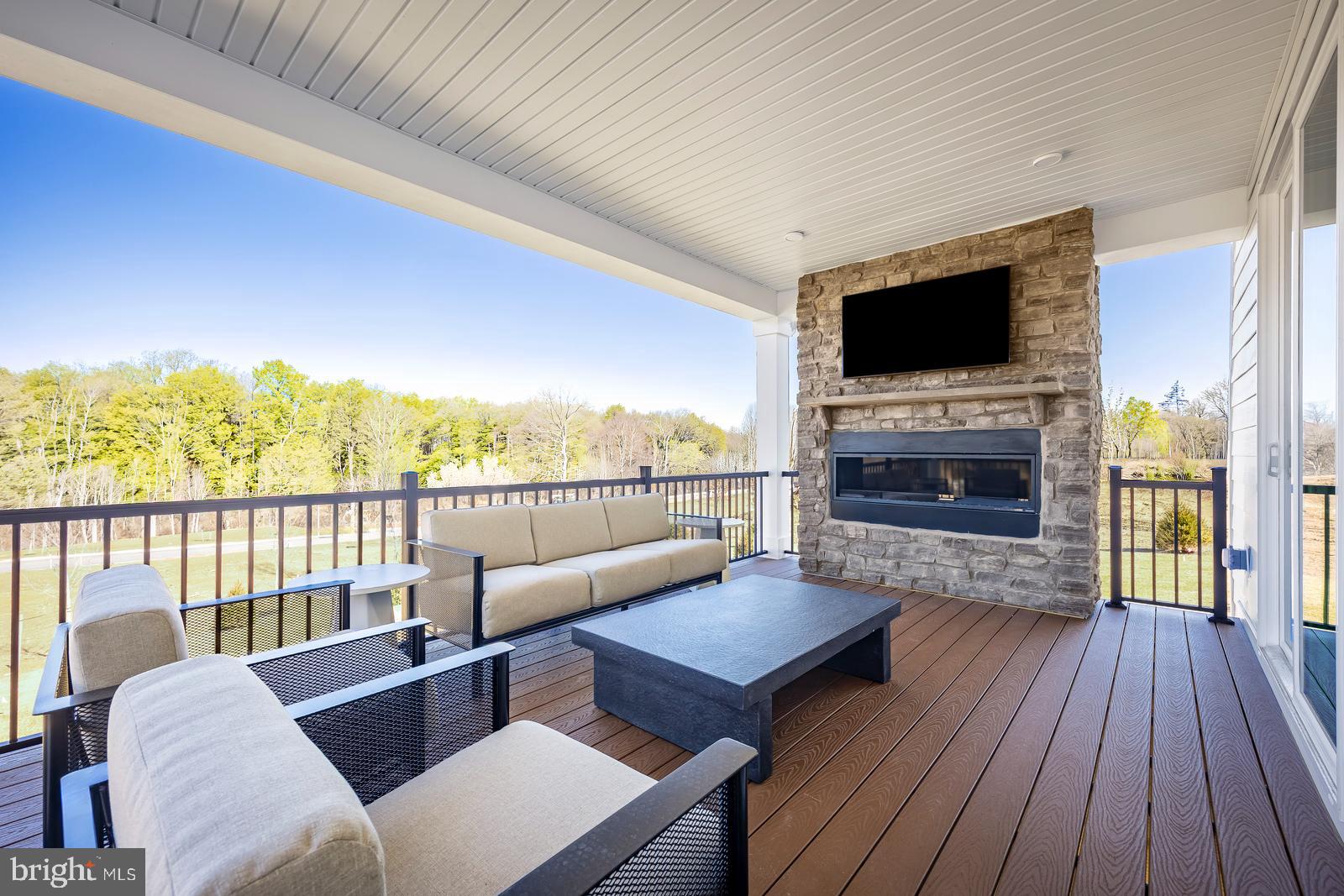 BRINTON LAKE ESTATES - Residential