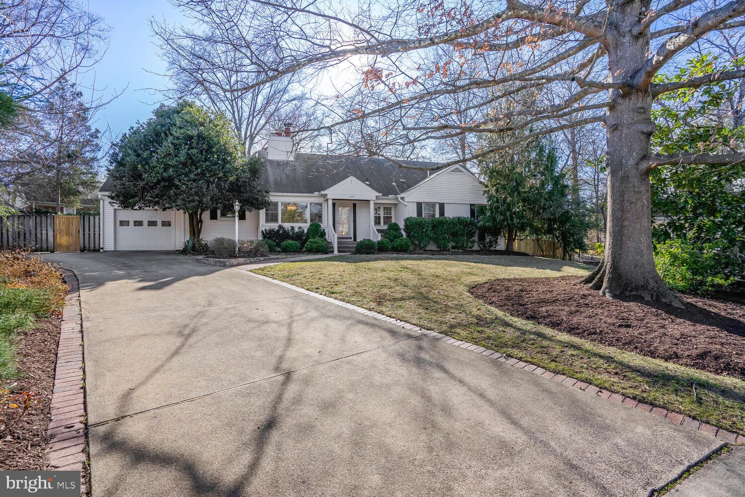 Walking distance to the Mount Vernon Trail and the Potomac River!!*Introducing this idyllic single family home with a postcard front yard on a cul-de-sac in an amazing location*4 bedrooms, 3.5 baths with a main-level master*an amazing family room addition w/ cathedral ceilings, palladian window wall, and dual sliding doors walks out to a private backyard patio & pool*abundant custom built-ins, crown molding and newly refinished hardwood floors adorn this cozy home*entire interior freshly painted*living room with more abundant, natural lighting has one of two wood-burning fireplaces*light-filled dining room walks into spacious kitchen which boasts cherry cabinetry, center island, recessed lighting, solid surface counters, french-door refrigerator and a double oven range*separate breakfast room walks out to back patio through glass doors*upper level with two large bedrooms and a 2nd full bath*huge lower level with multiple living rooms, a den/exercise room, 3rd full bath, laundry room, workshop, lots of storage space, and walks up to side yard*HVAC 2022*1/2 mile to Fort Hunt Park*.4 miles to Potomac River, Riverside Park, Mt. Vernon Trail, and GW Pkwy*2 miles to George Washington's Vernon Estate*walk to Fort Hunt Elementary School*Welcome Home! Be sure to see virtual tour.