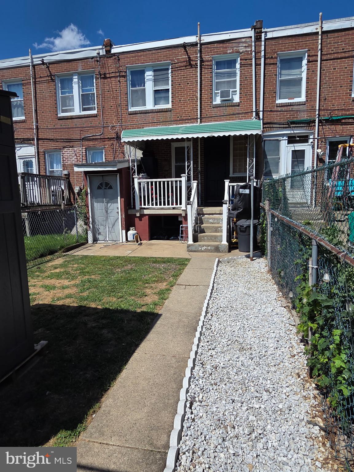 LAWNDALE - Residential