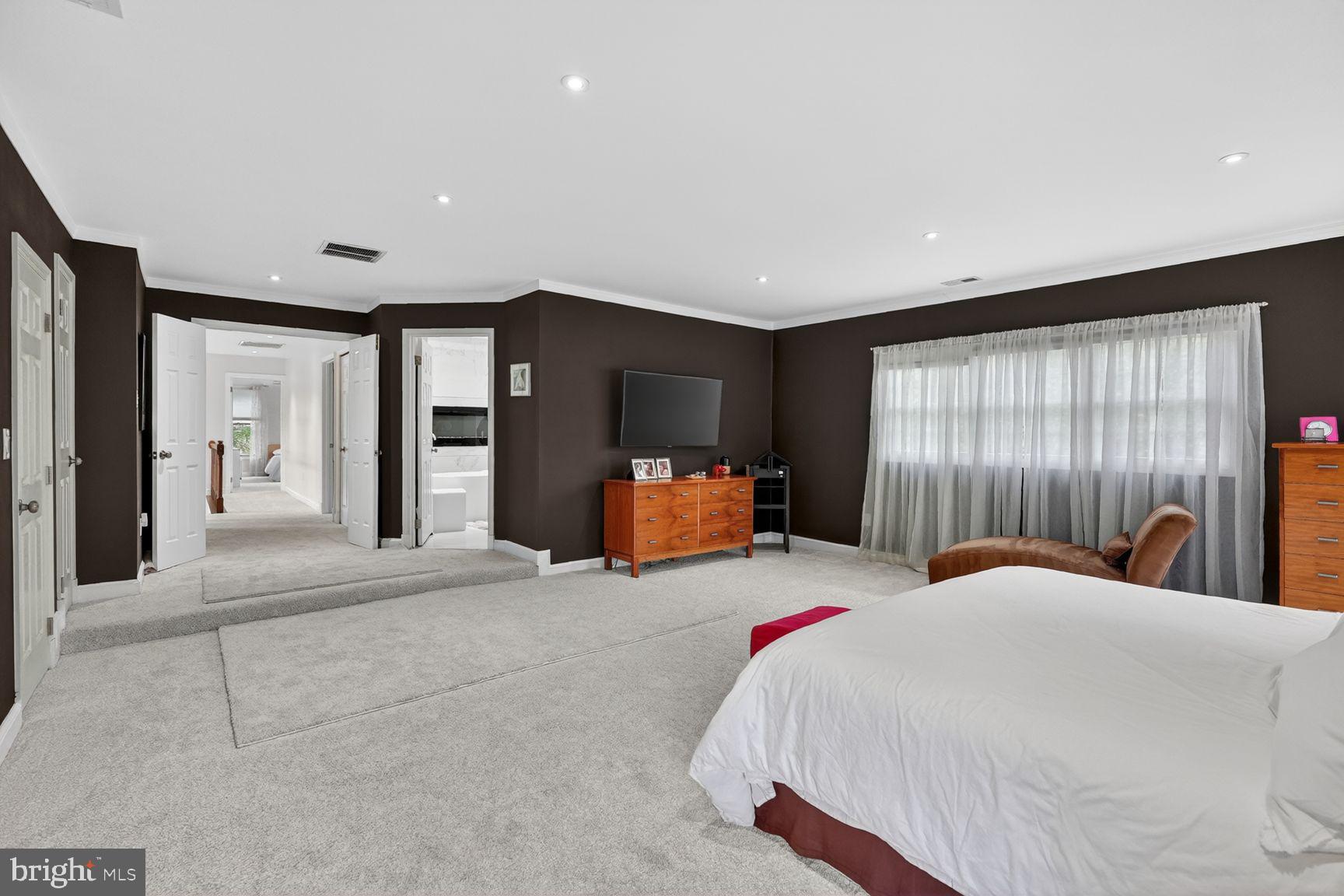 DARNESTOWN HILLS - Residential