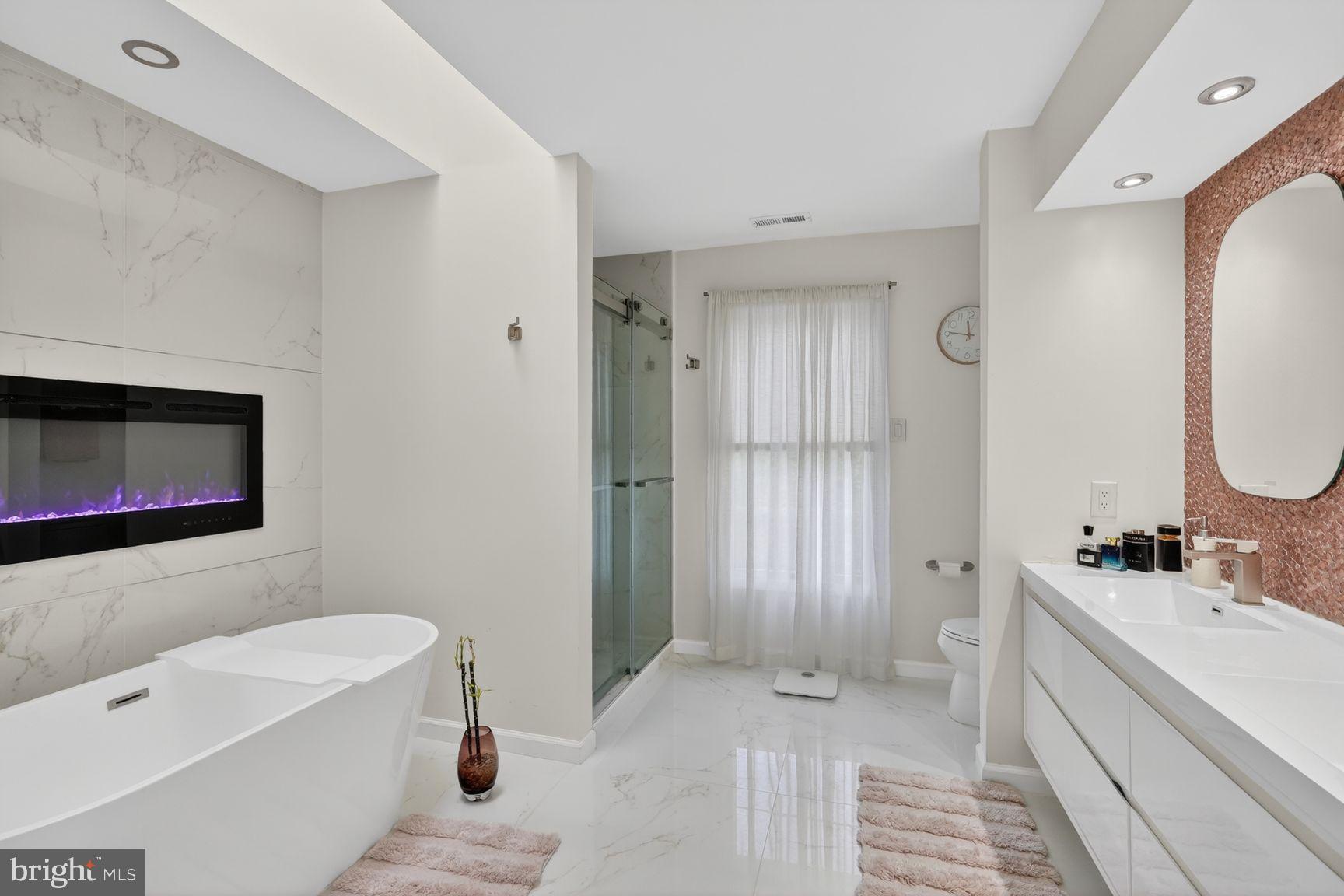 DARNESTOWN HILLS - Residential