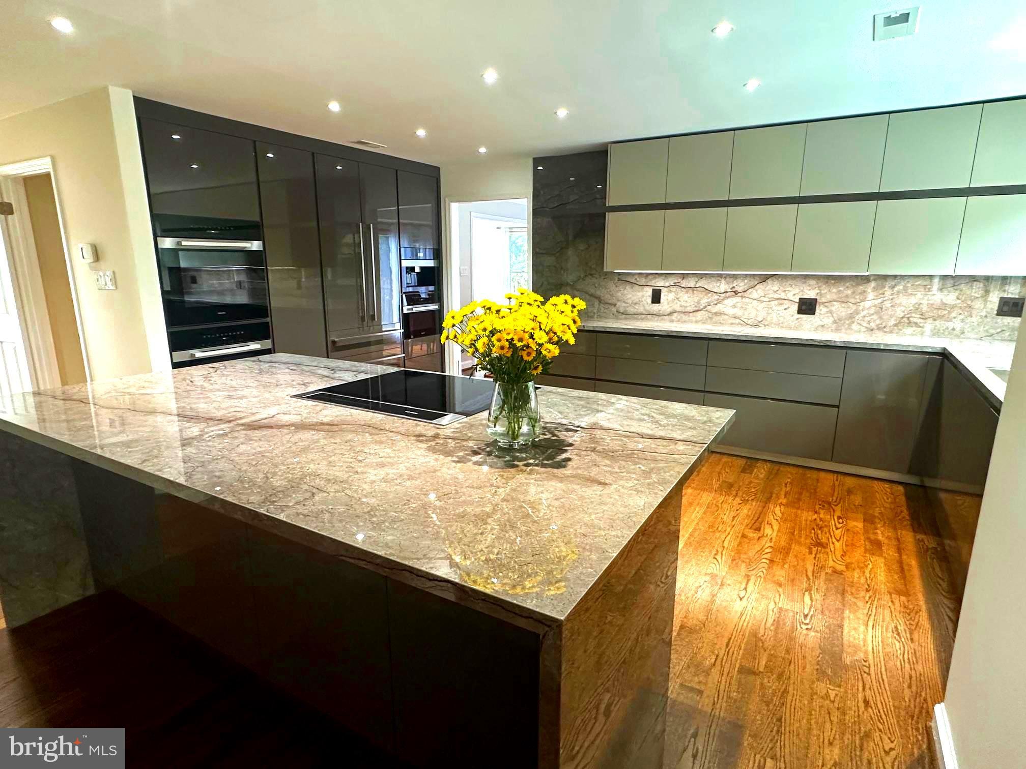 DARNESTOWN HILLS - Residential
