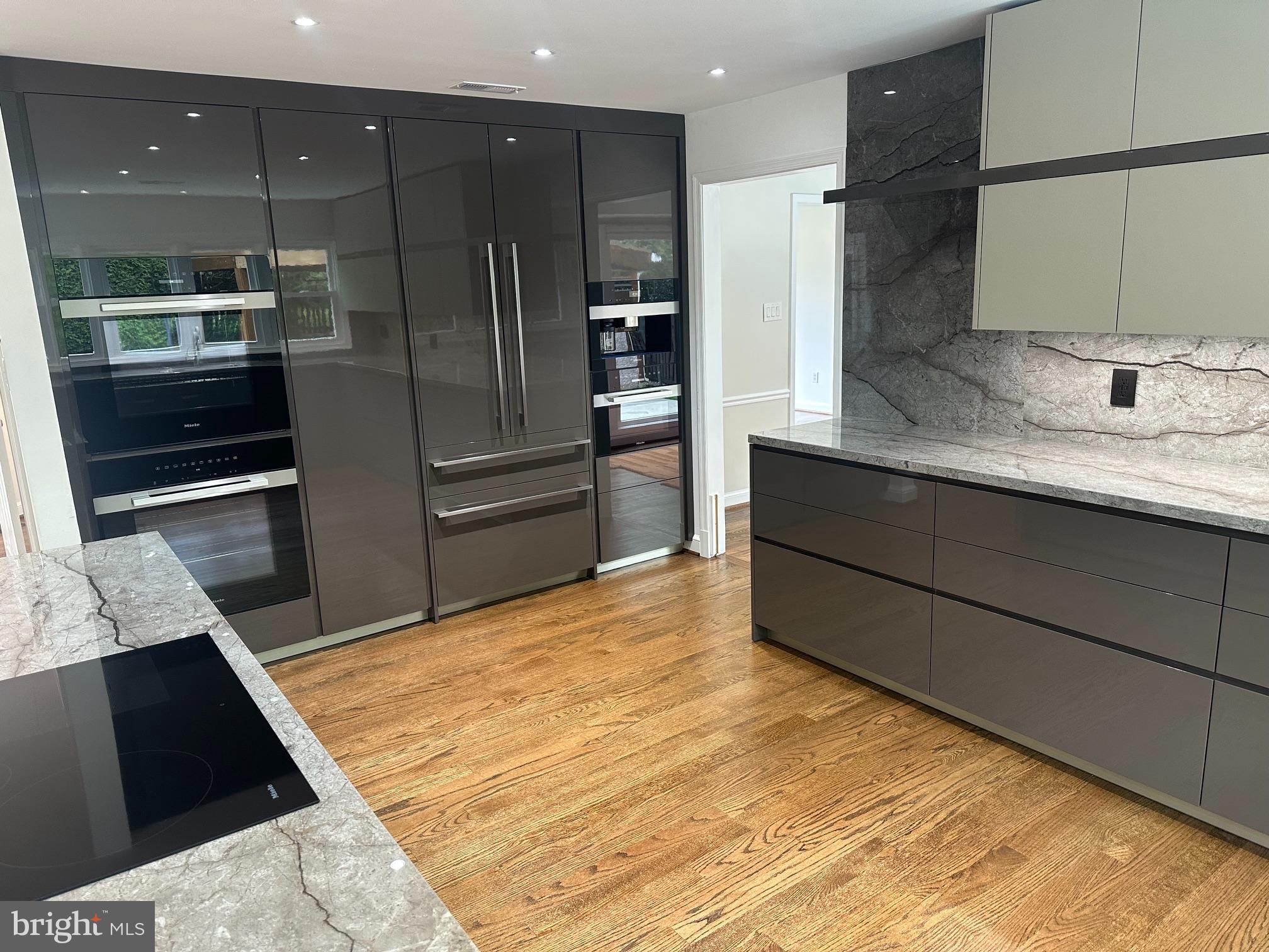 DARNESTOWN HILLS - Residential