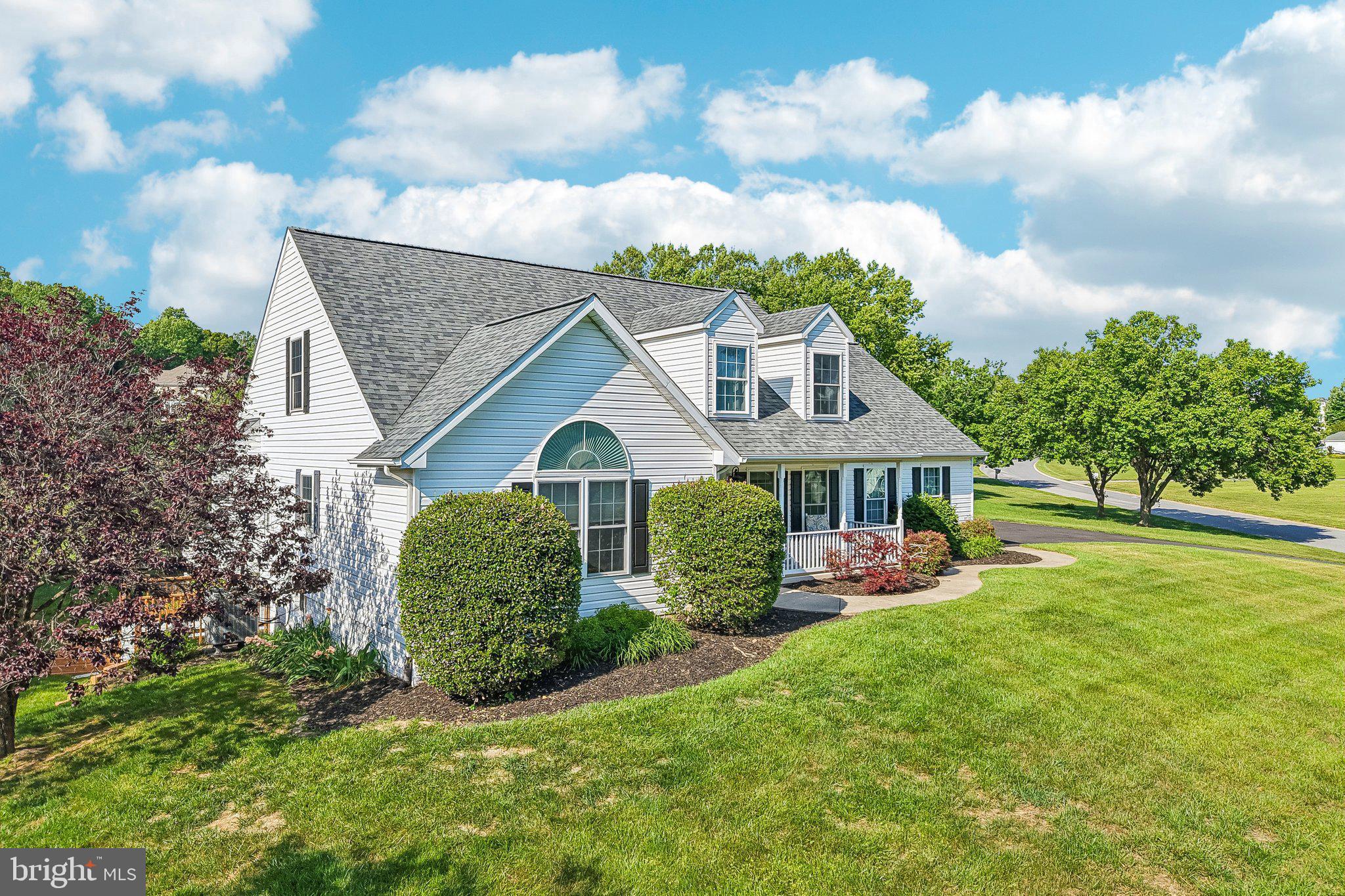 SHERLOCK HOLMES ESTATES - Residential