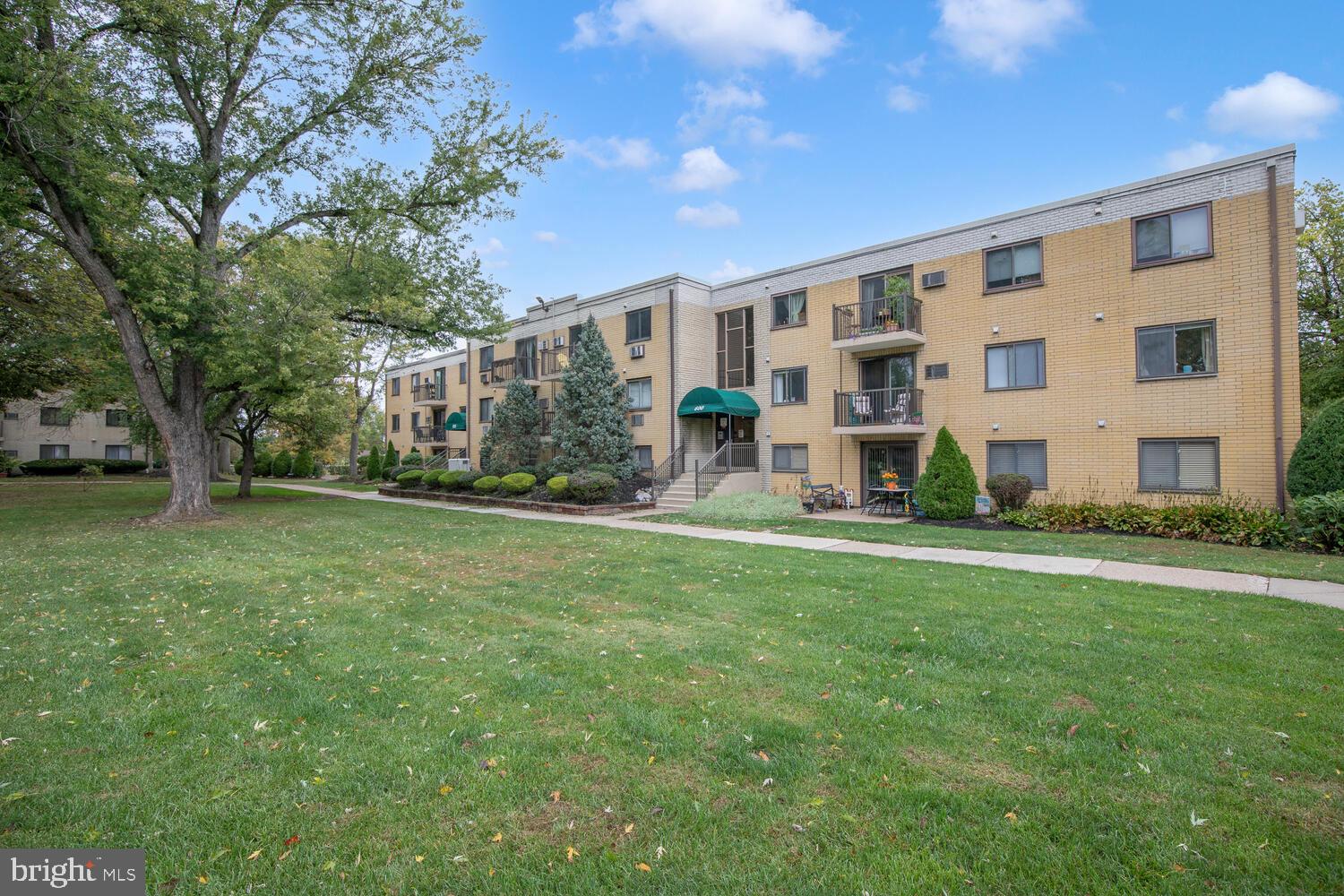 MEADOW WOOD - Residential