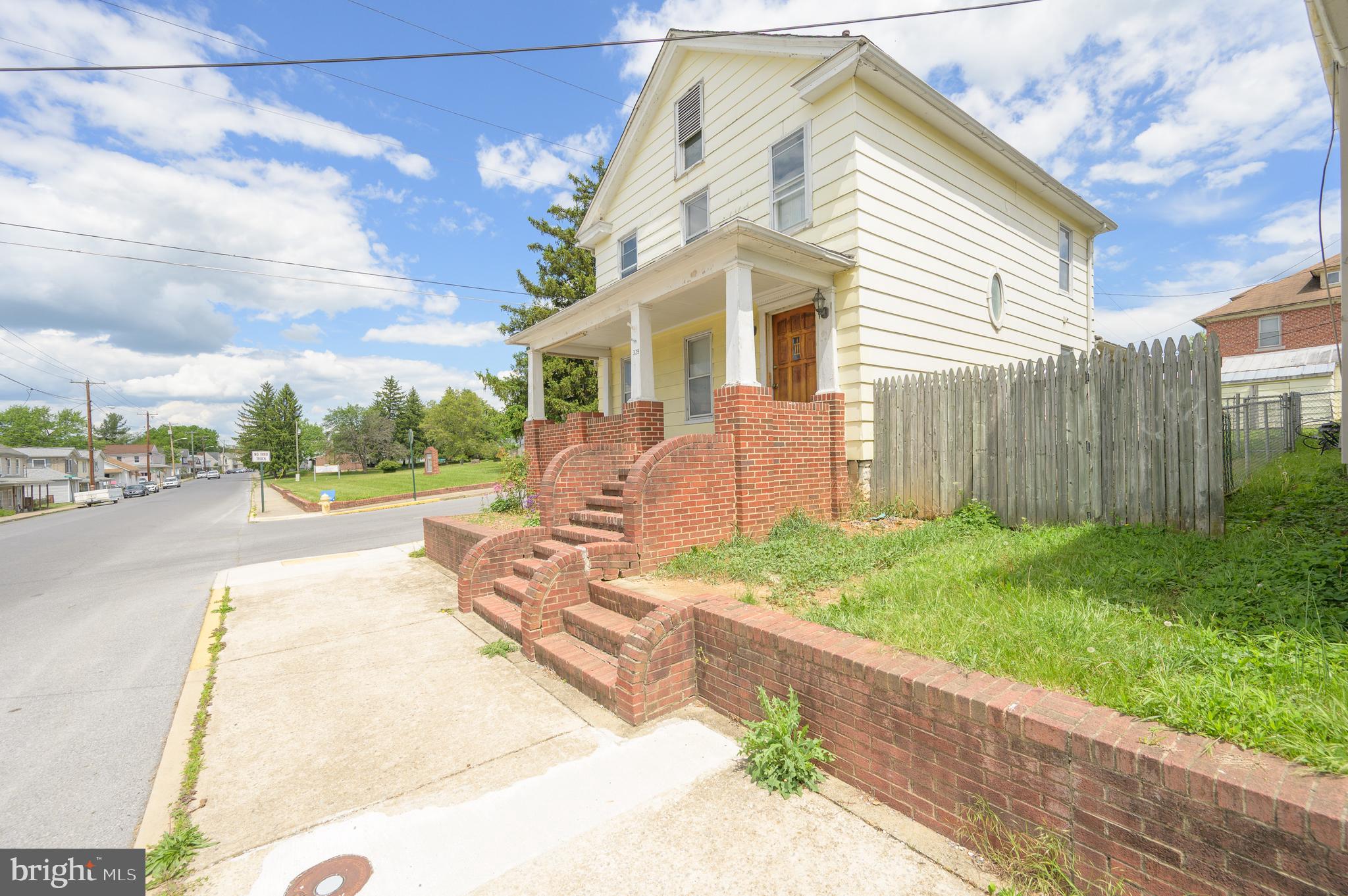 MARTINSBURG CITY - Residential