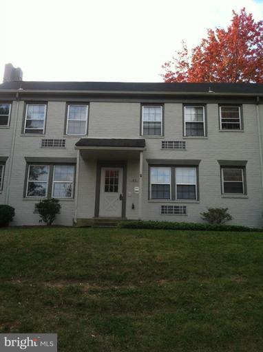 First floor unit.  Wood floors.  Located in quiet South Old Town, great location.  Sunny one bedroom, good closet space.  Common laundry room on site (not in unit).  Some off street parking . Very near shops and restaurants; bus stops close.  Rent includes water, & sewer; tenant pays electric.  ABSOLUTELY NO PETS.  .  Security deposit and 1st full month's rent due at lease signing.  Minimum lease 12 months.  All checks should be made payable to Rector Best Property Mgmt.