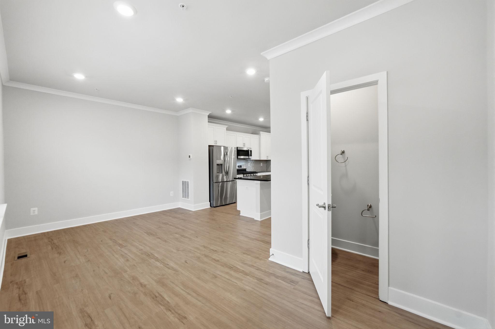 TANYARD SHORES - Residential