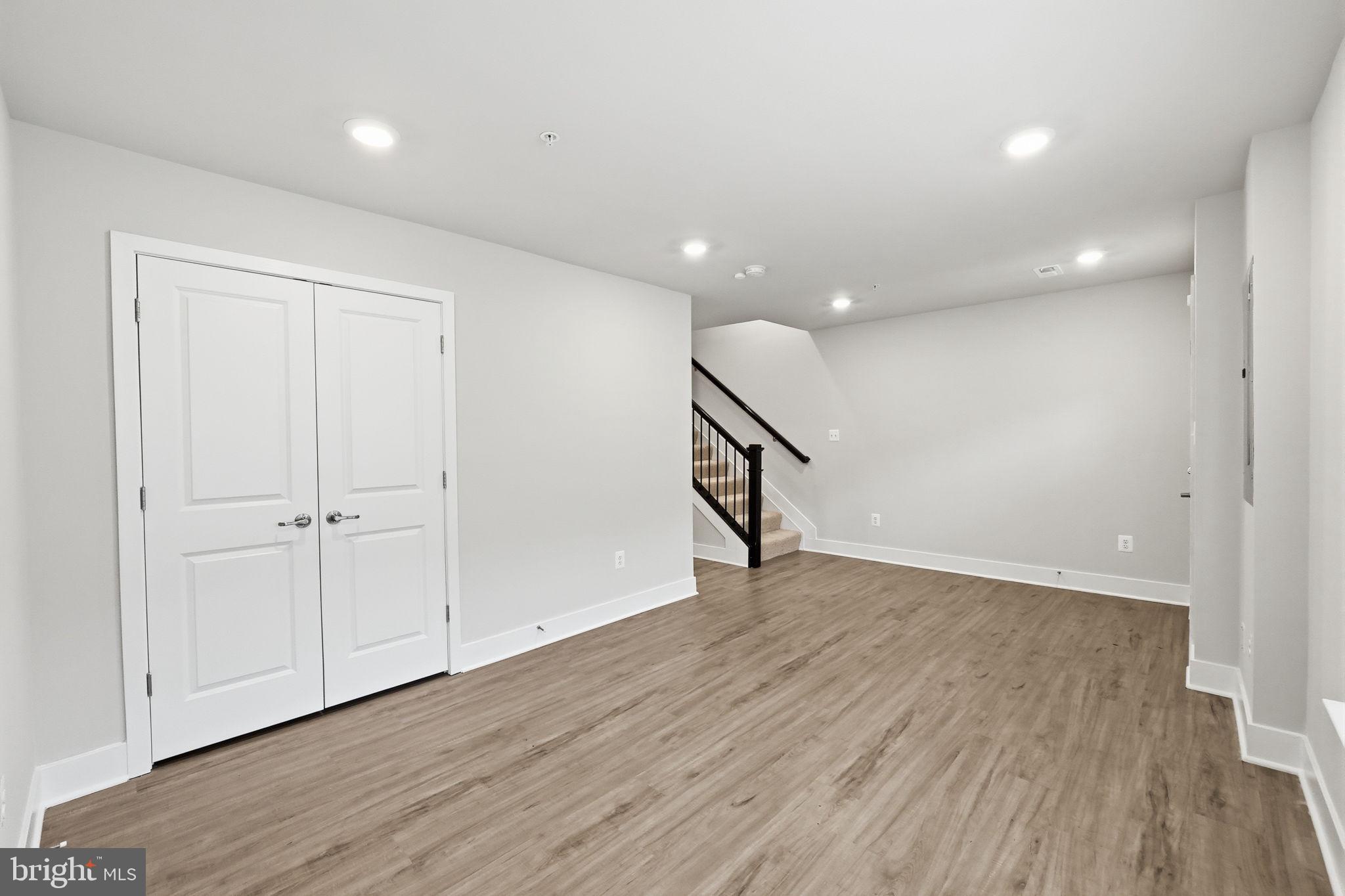 TANYARD SHORES - Residential