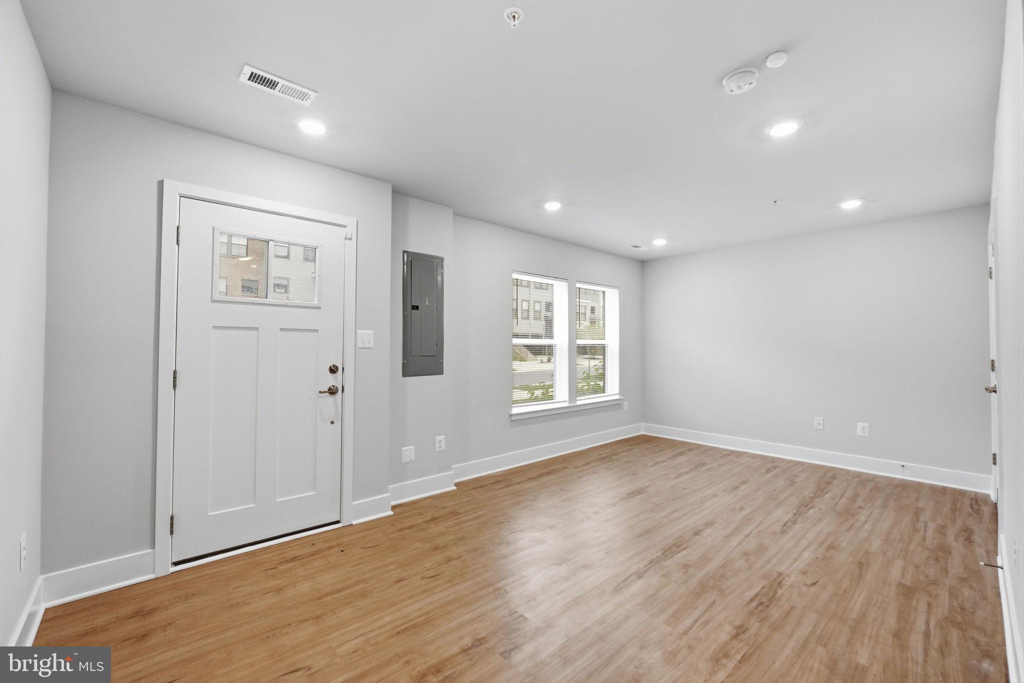 TANYARD SHORES - Residential