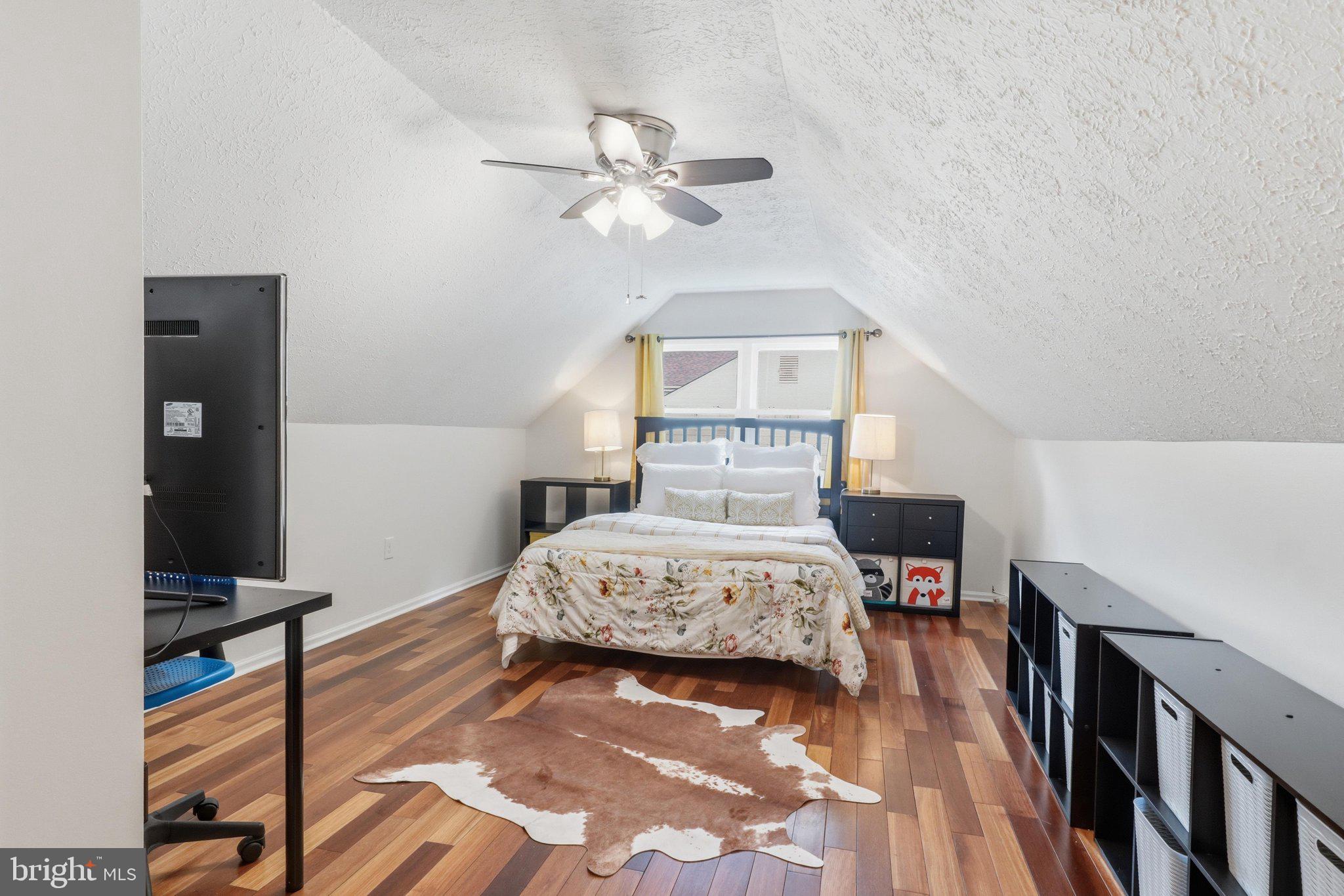 LAKEWOOD HILLS - Residential