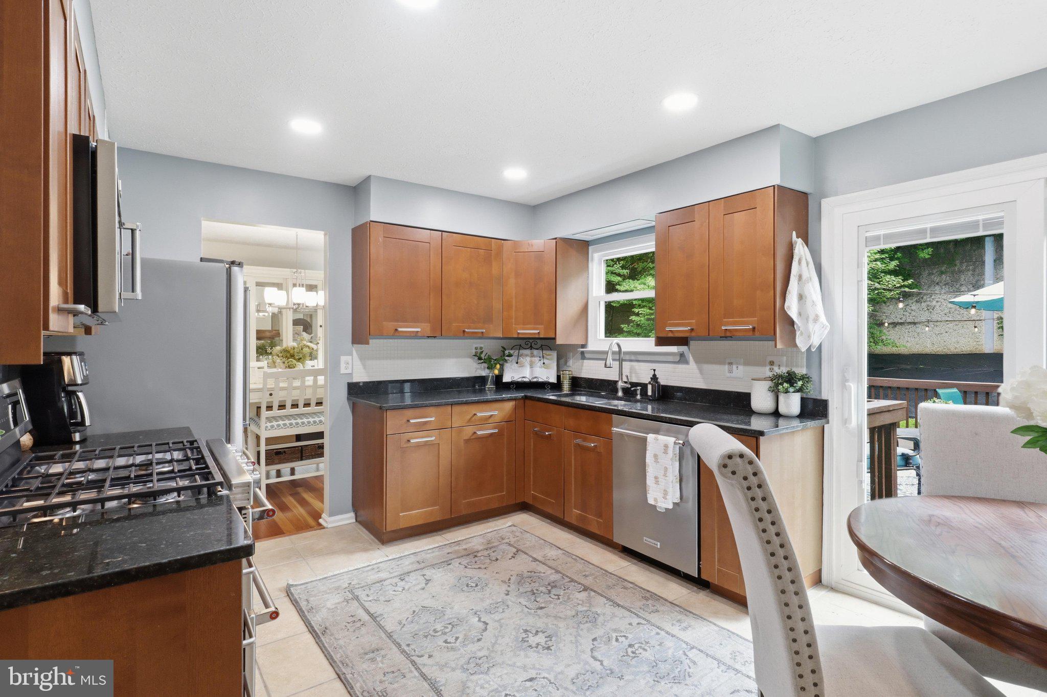 LAKEWOOD HILLS - Residential