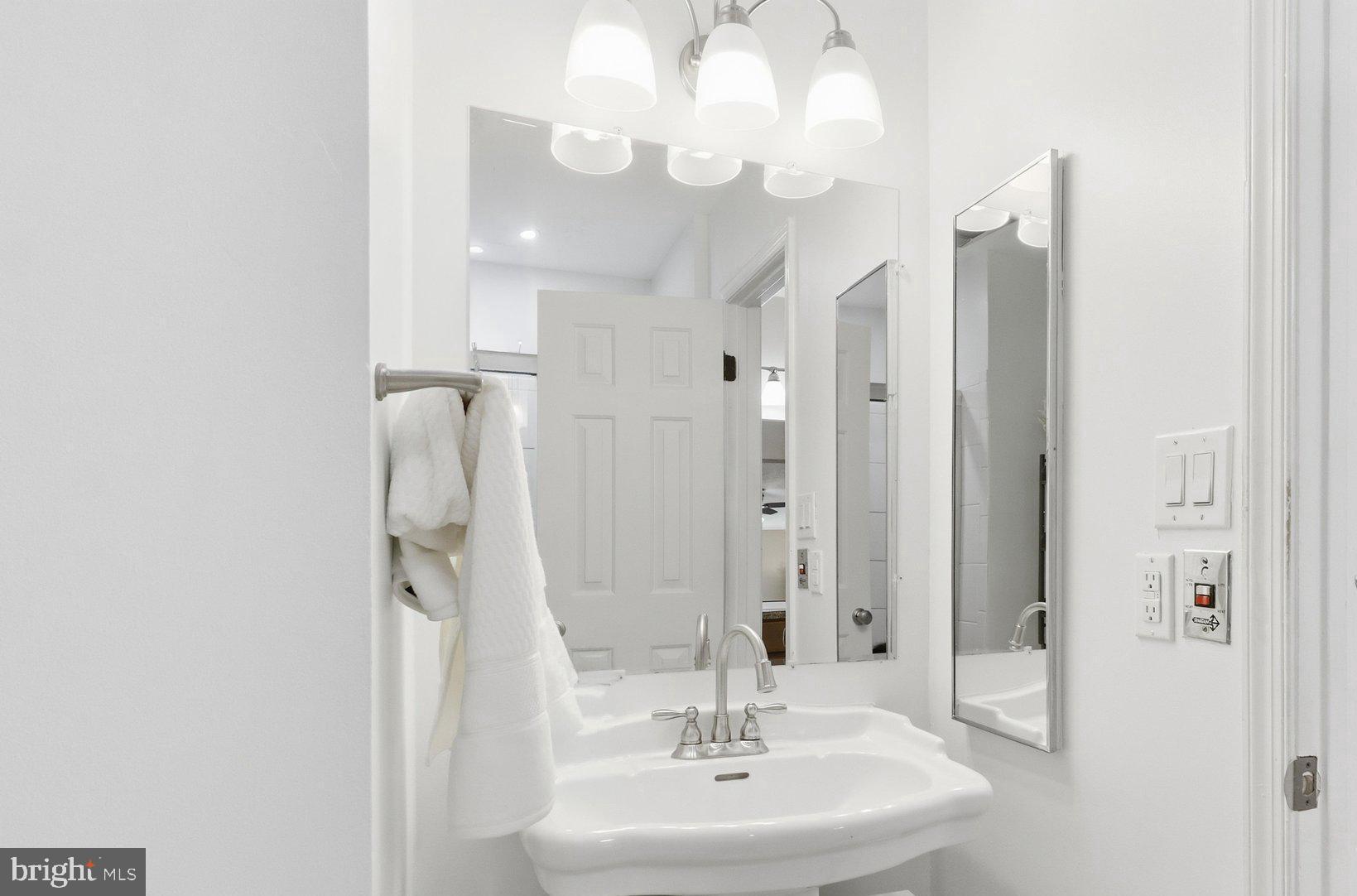 LAKEWOOD HILLS - Residential