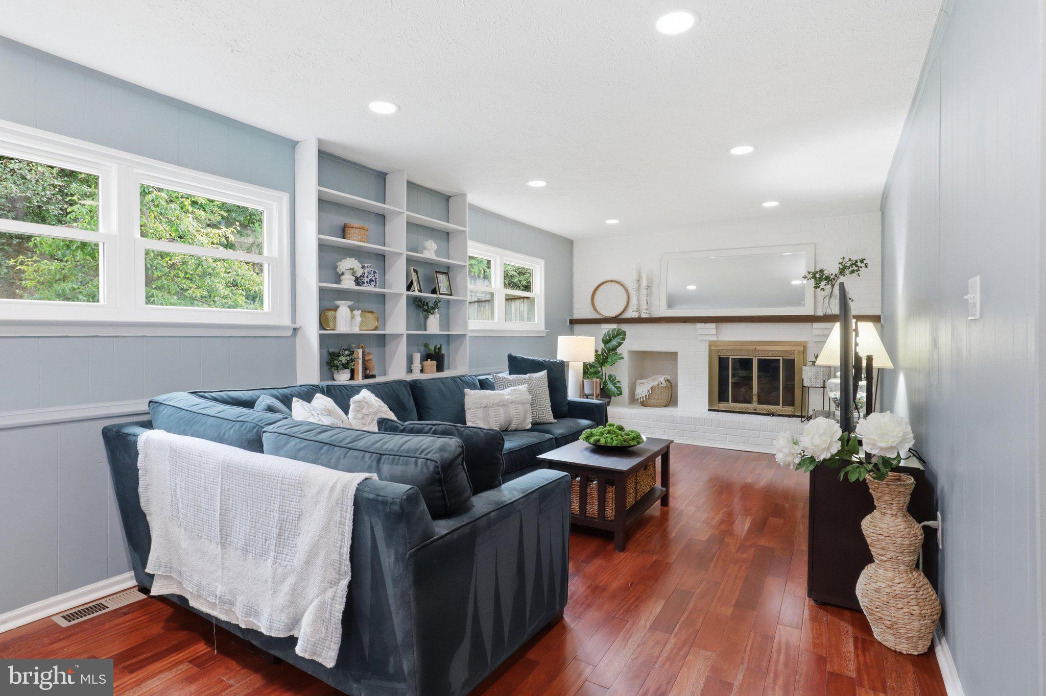LAKEWOOD HILLS - Residential