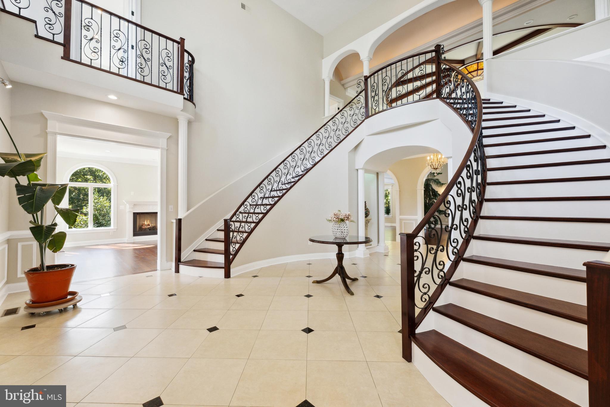 POTOMAC OUTSIDE - Residential