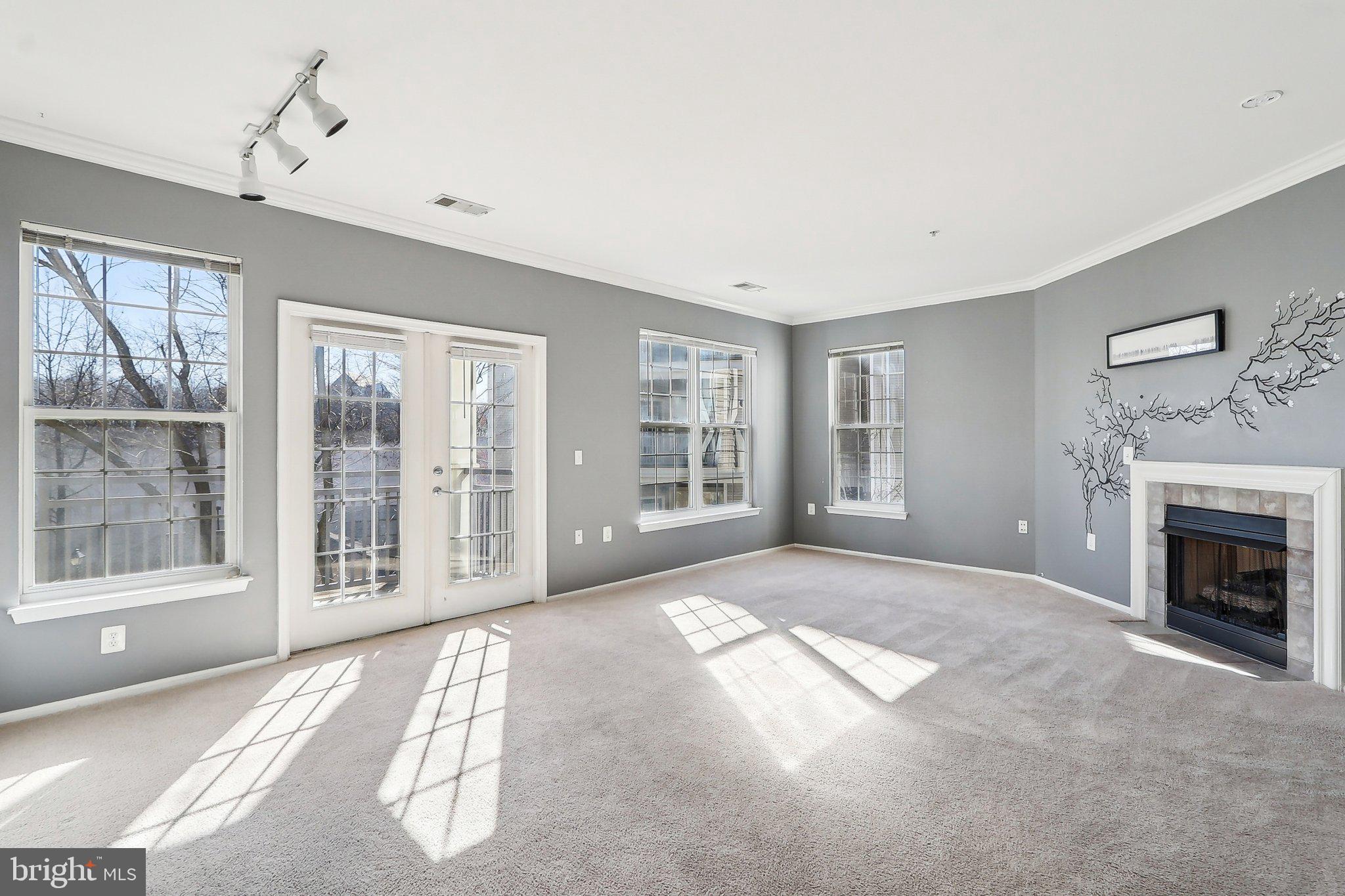 HIGH POINTE AT JEFFERSON - Residential