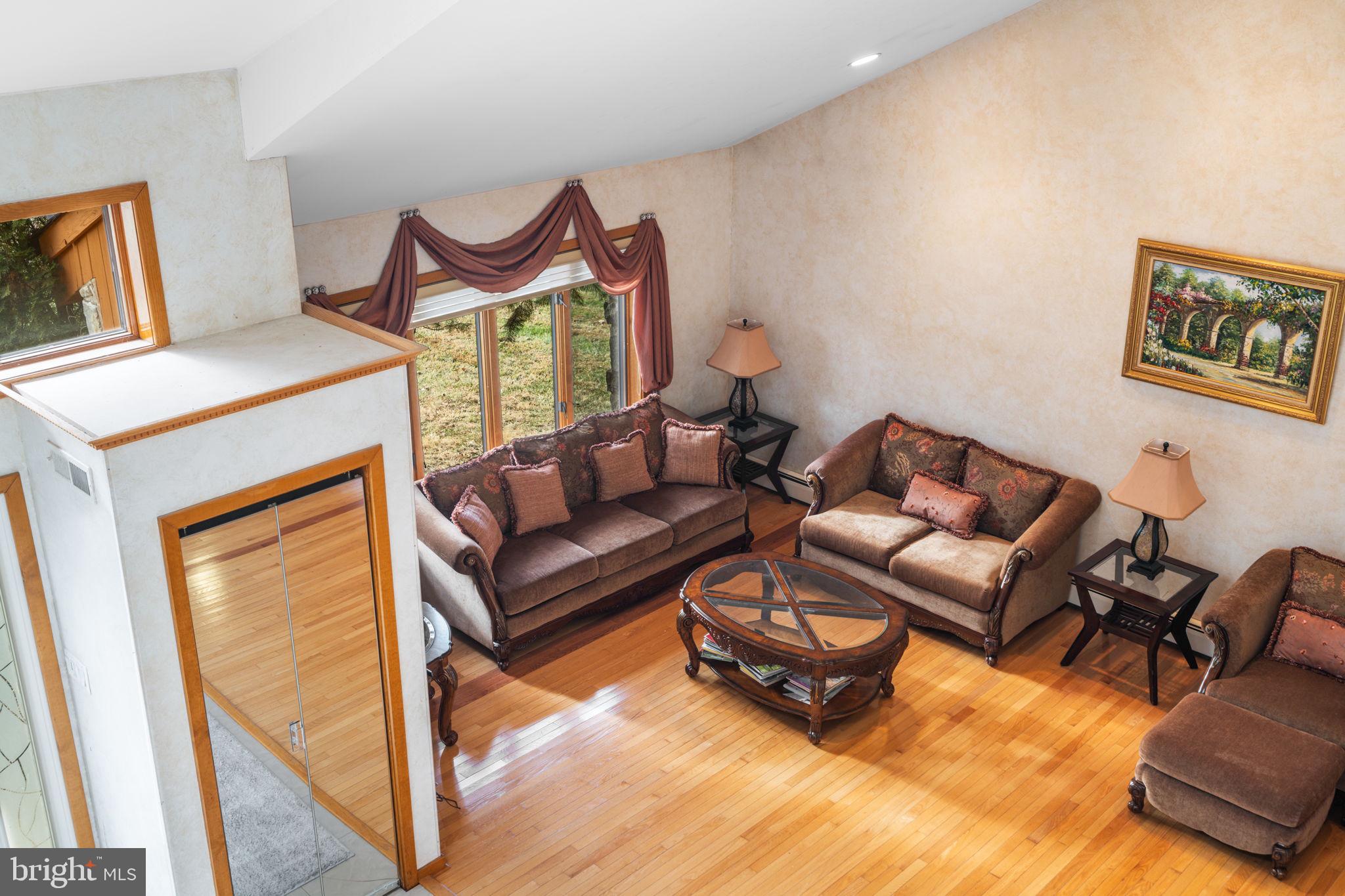 HUNTINGDON VALLEY - Residential