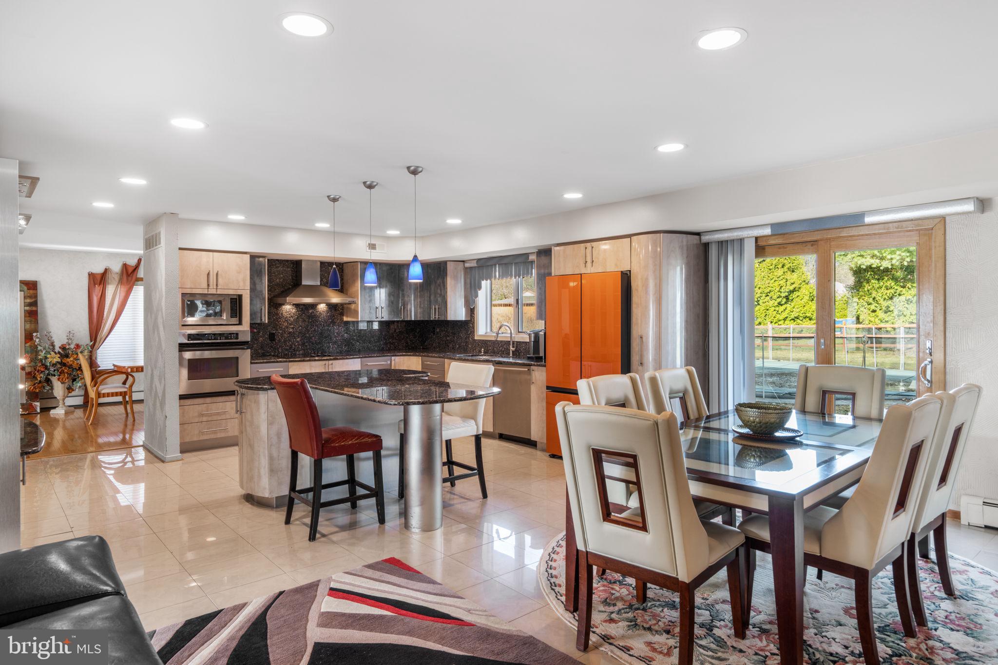HUNTINGDON VALLEY - Residential