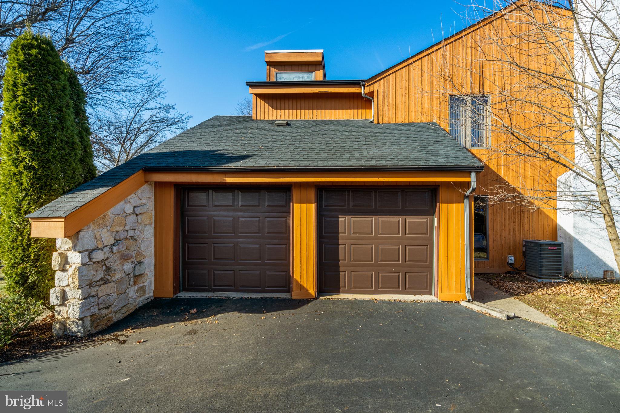 HUNTINGDON VALLEY - Residential