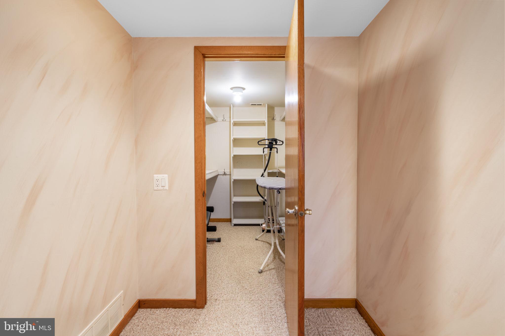 HUNTINGDON VALLEY - Residential