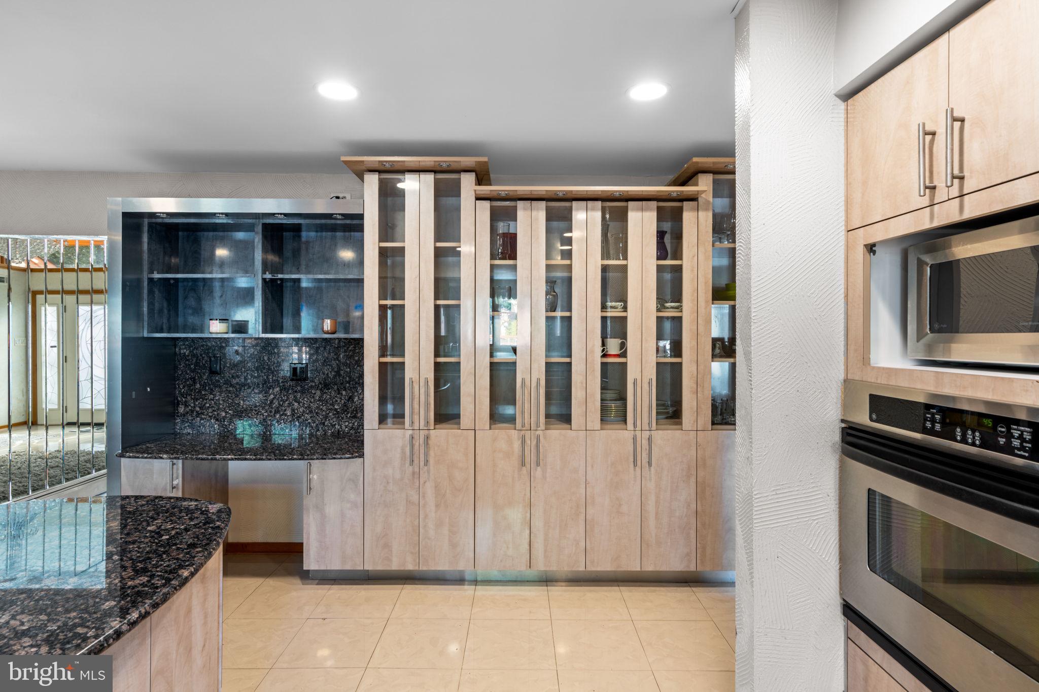 HUNTINGDON VALLEY - Residential