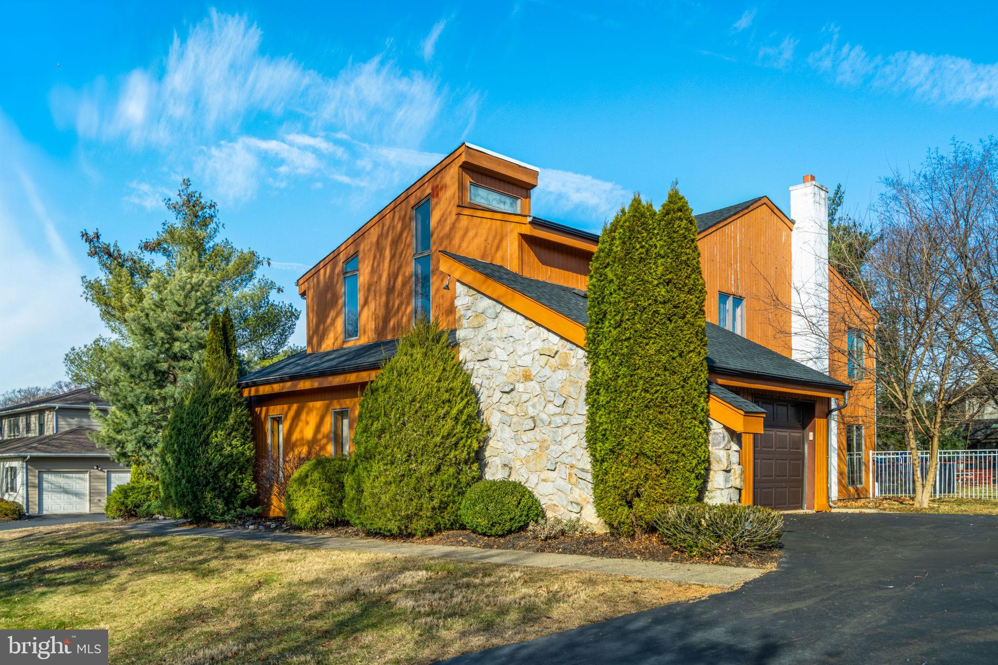 HUNTINGDON VALLEY - Residential