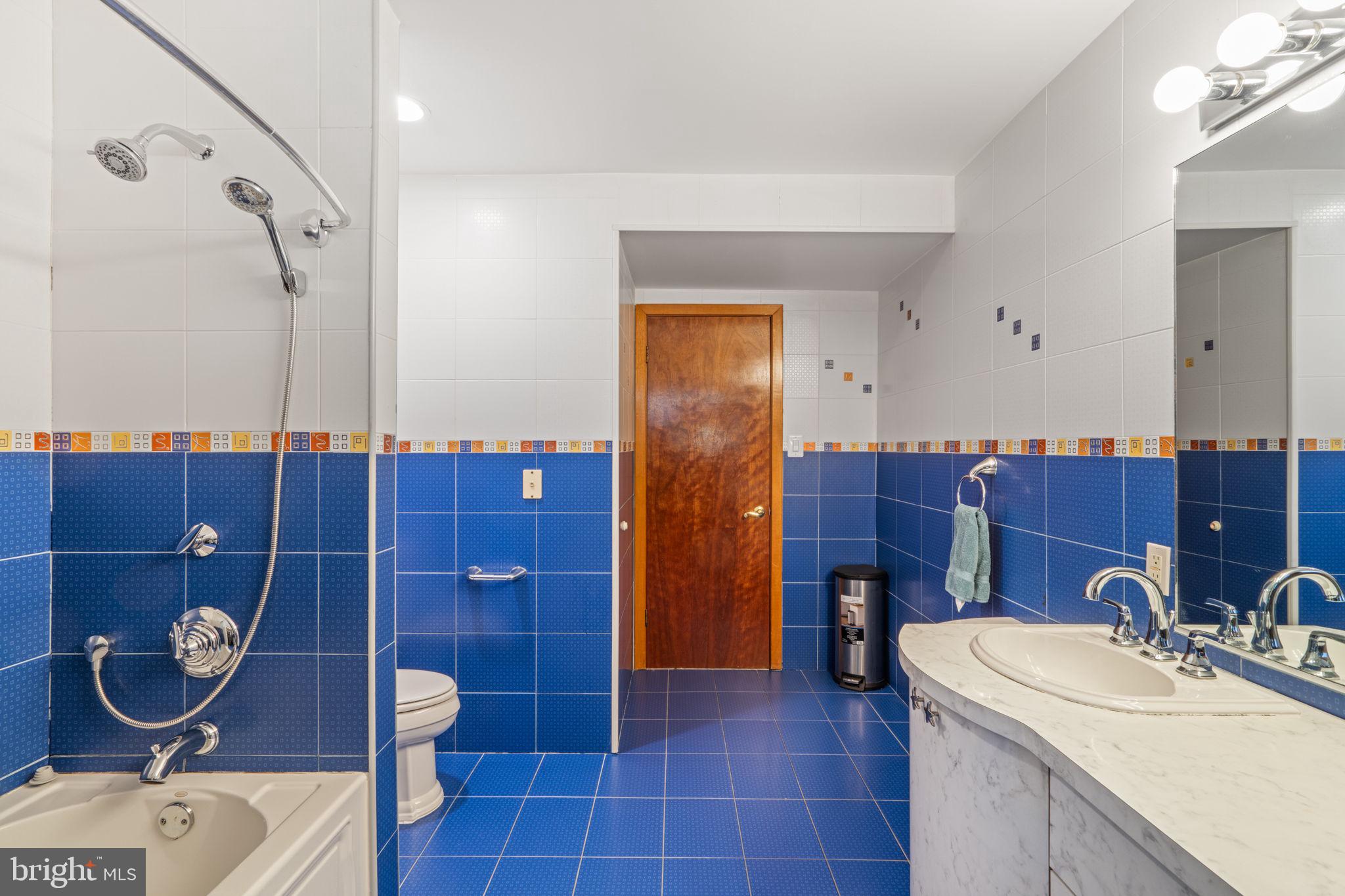 HUNTINGDON VALLEY - Residential