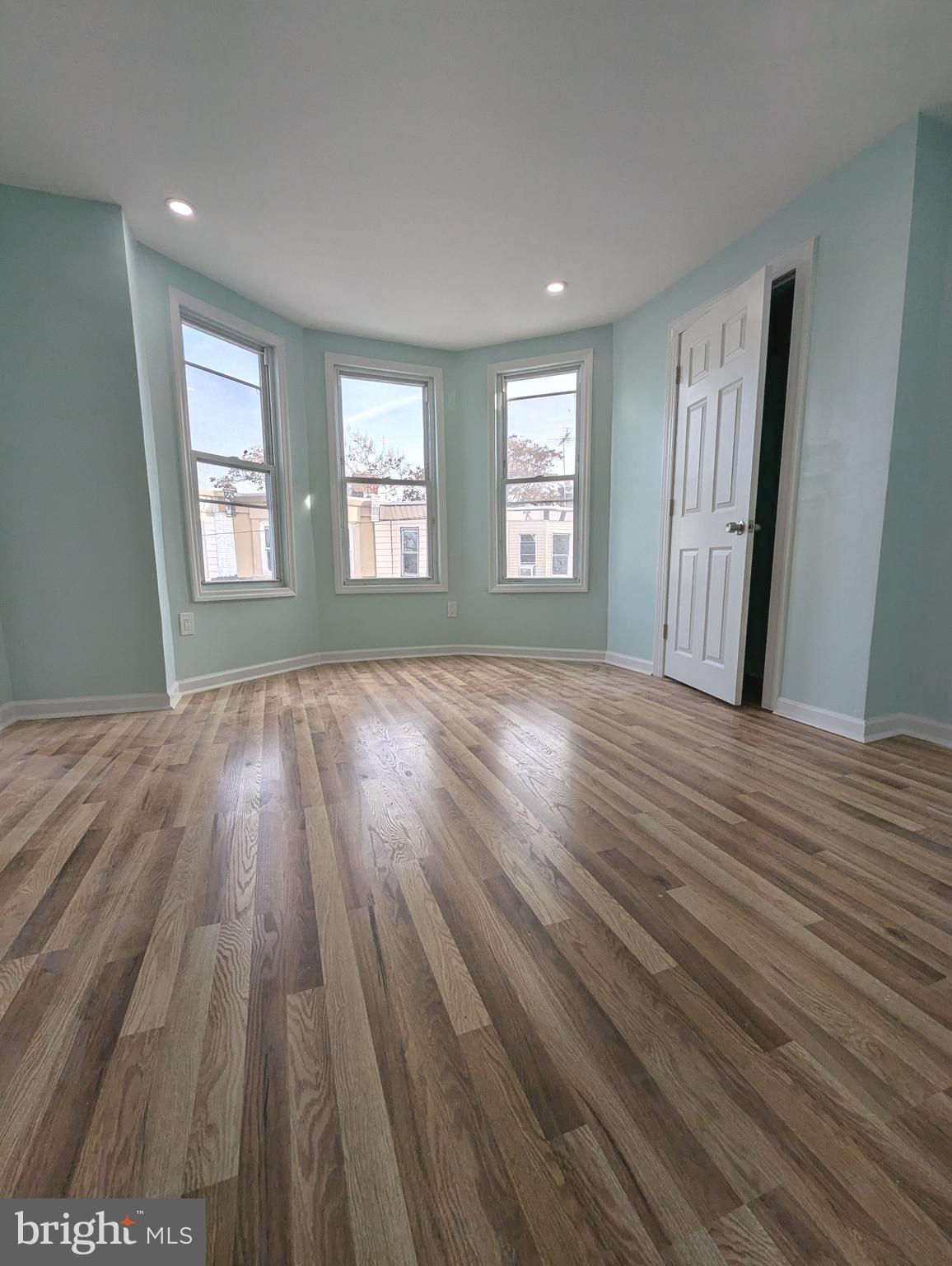 KENSINGTON - Residential