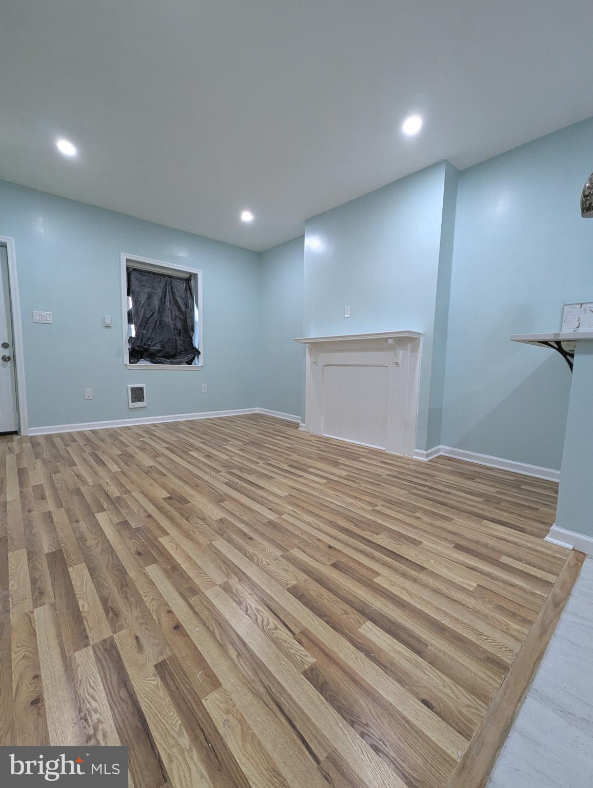 KENSINGTON - Residential