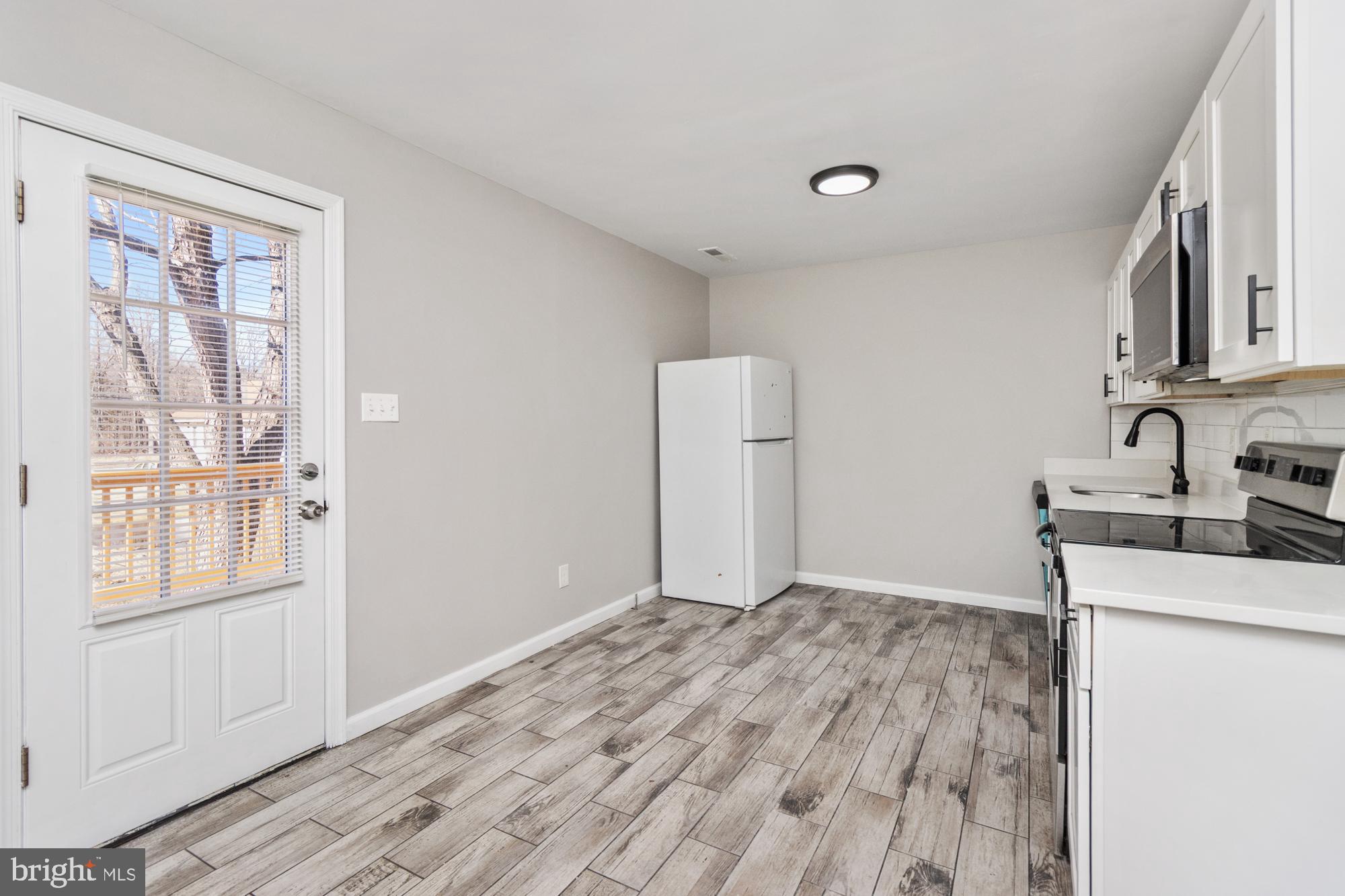VILLAGE OF PAWNEE - Residential Lease