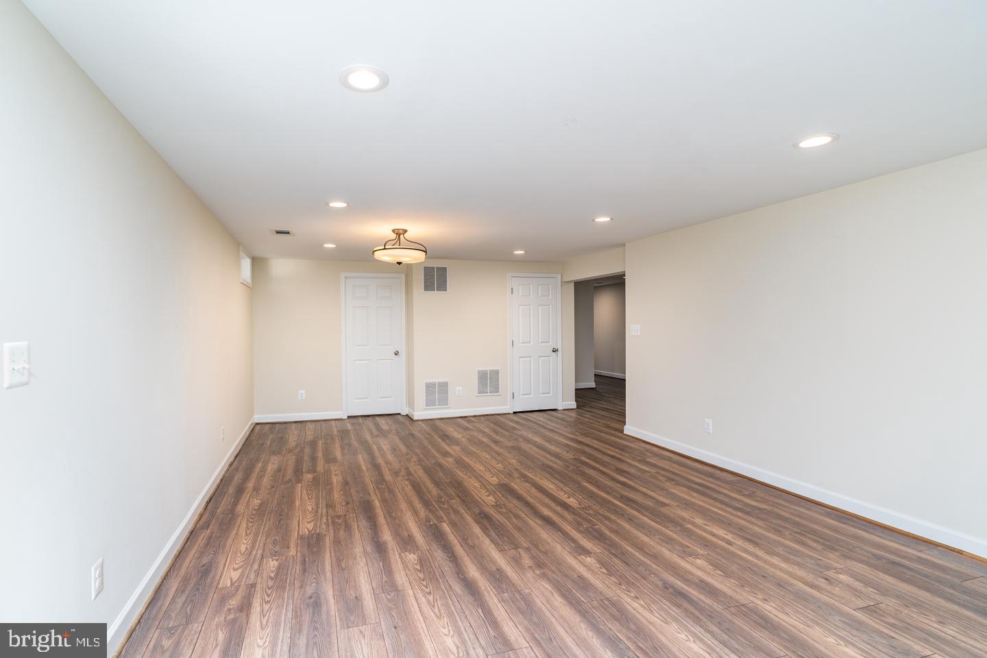 BLOOMS CROSSING - Residential
