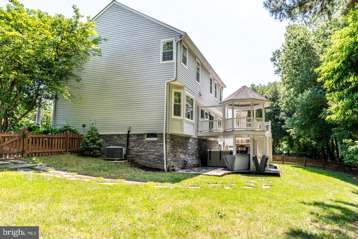 BLOOMS CROSSING - Residential