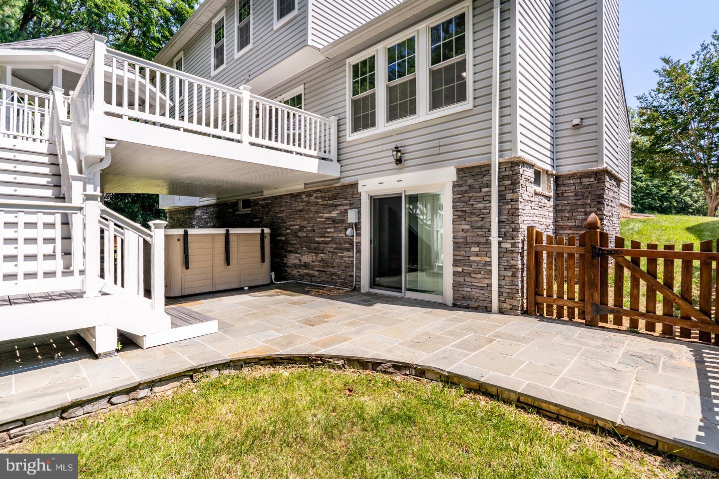 BLOOMS CROSSING - Residential