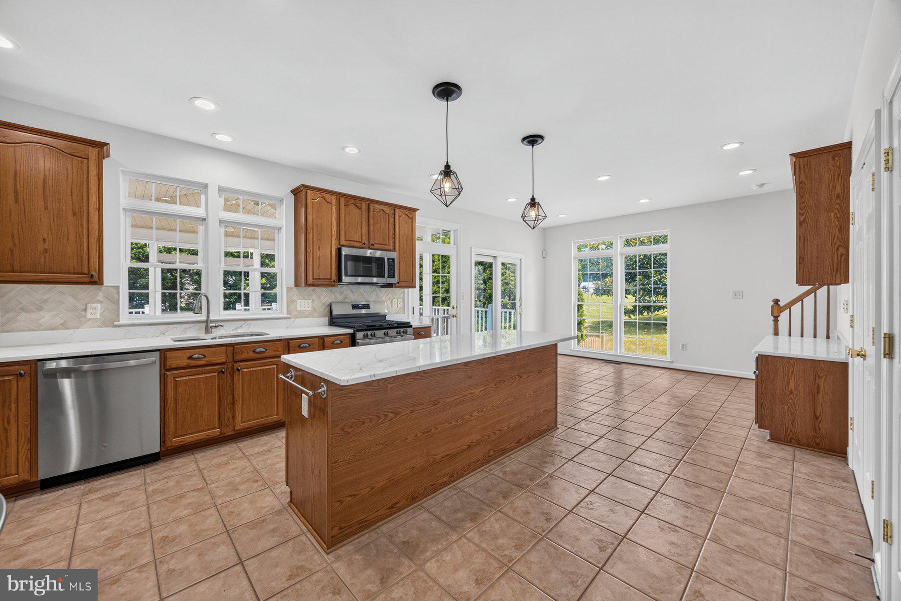 GROVEMONT - Residential