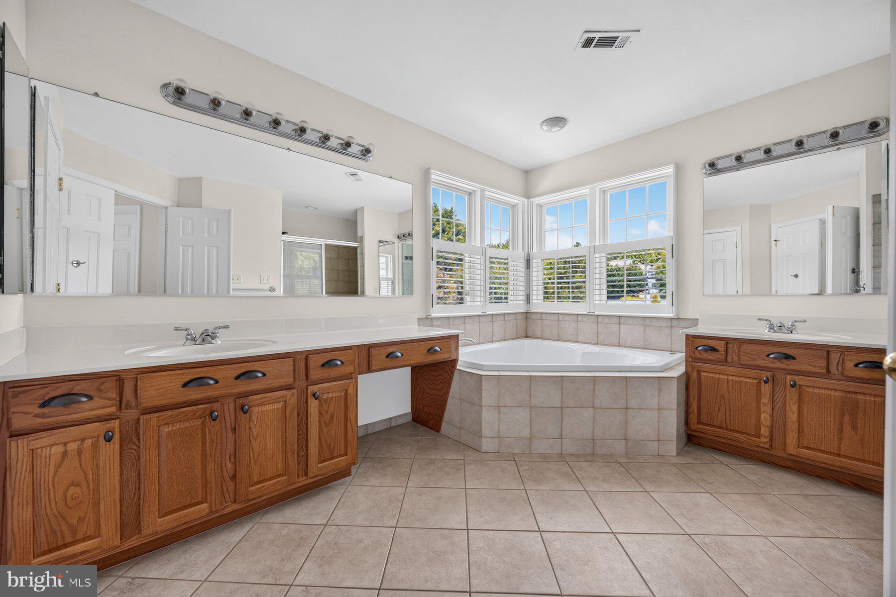 GROVEMONT - Residential