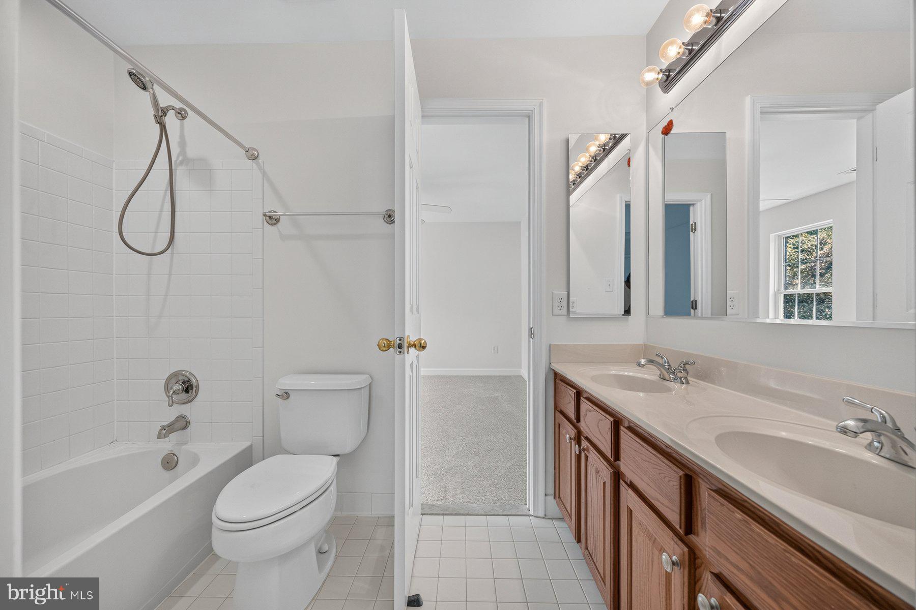 GROVEMONT - Residential