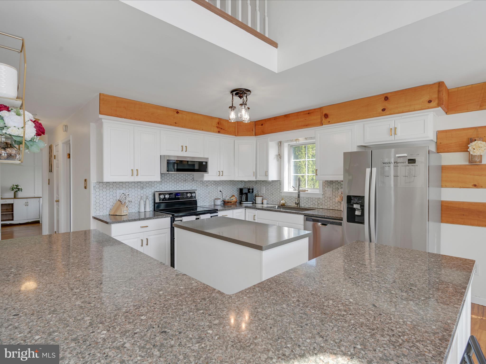 LAKE WYNONAH - Residential