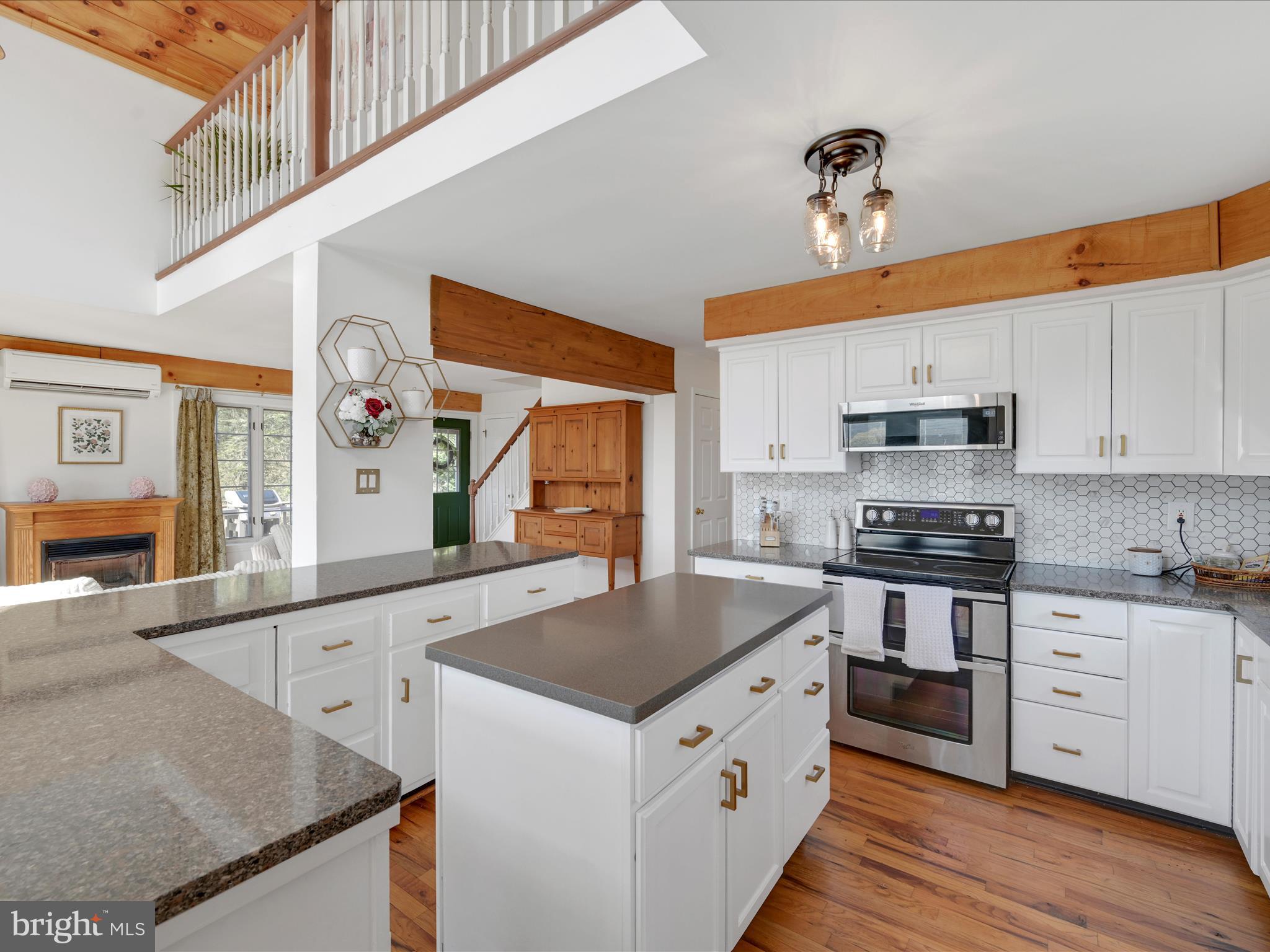 LAKE WYNONAH - Residential