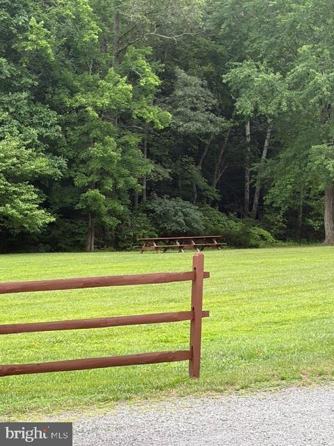 ROLLING WOODS - Land