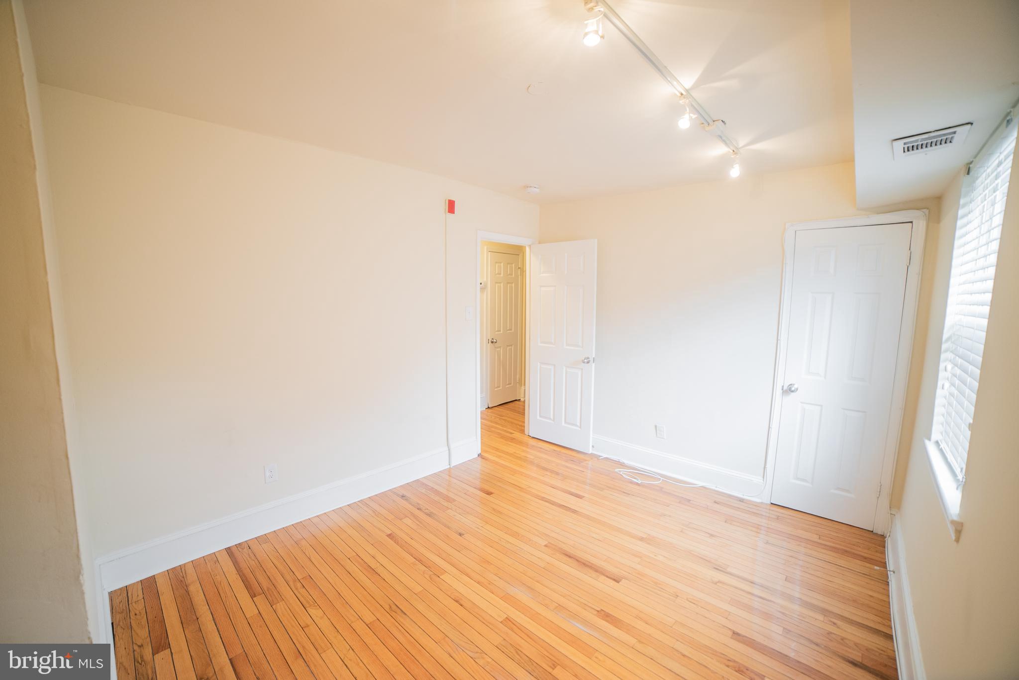 SOUTH STREET - Residential Income