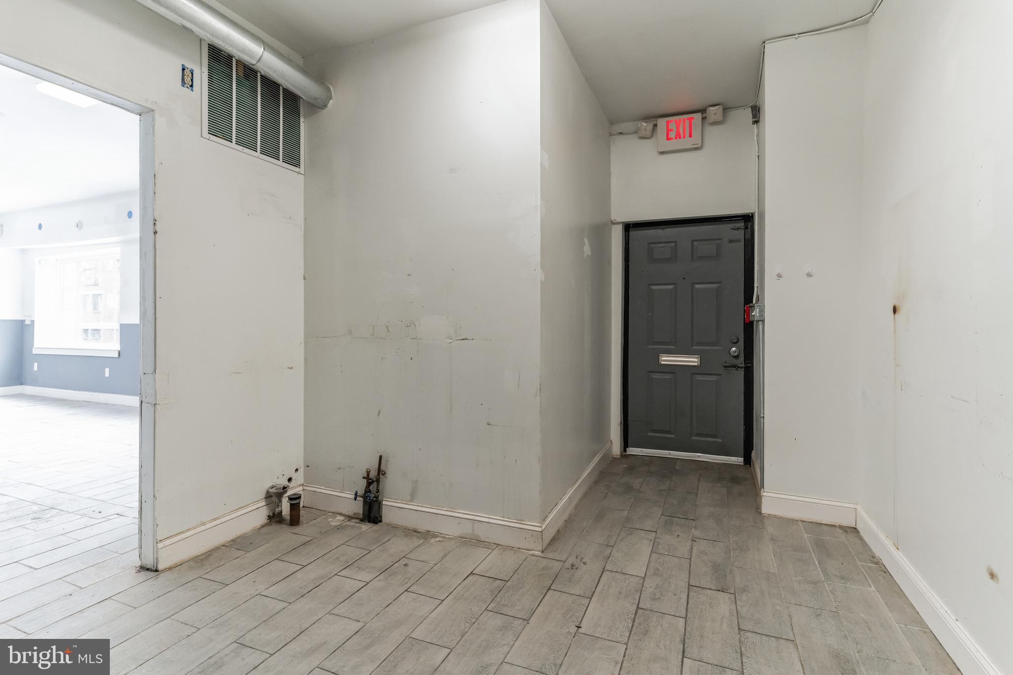 SOUTH STREET - Residential Income