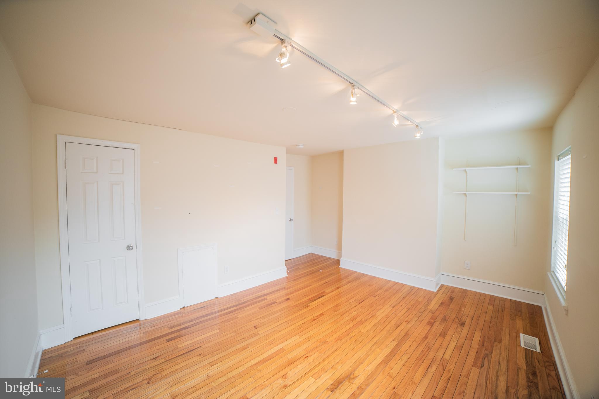 SOUTH STREET - Residential Income