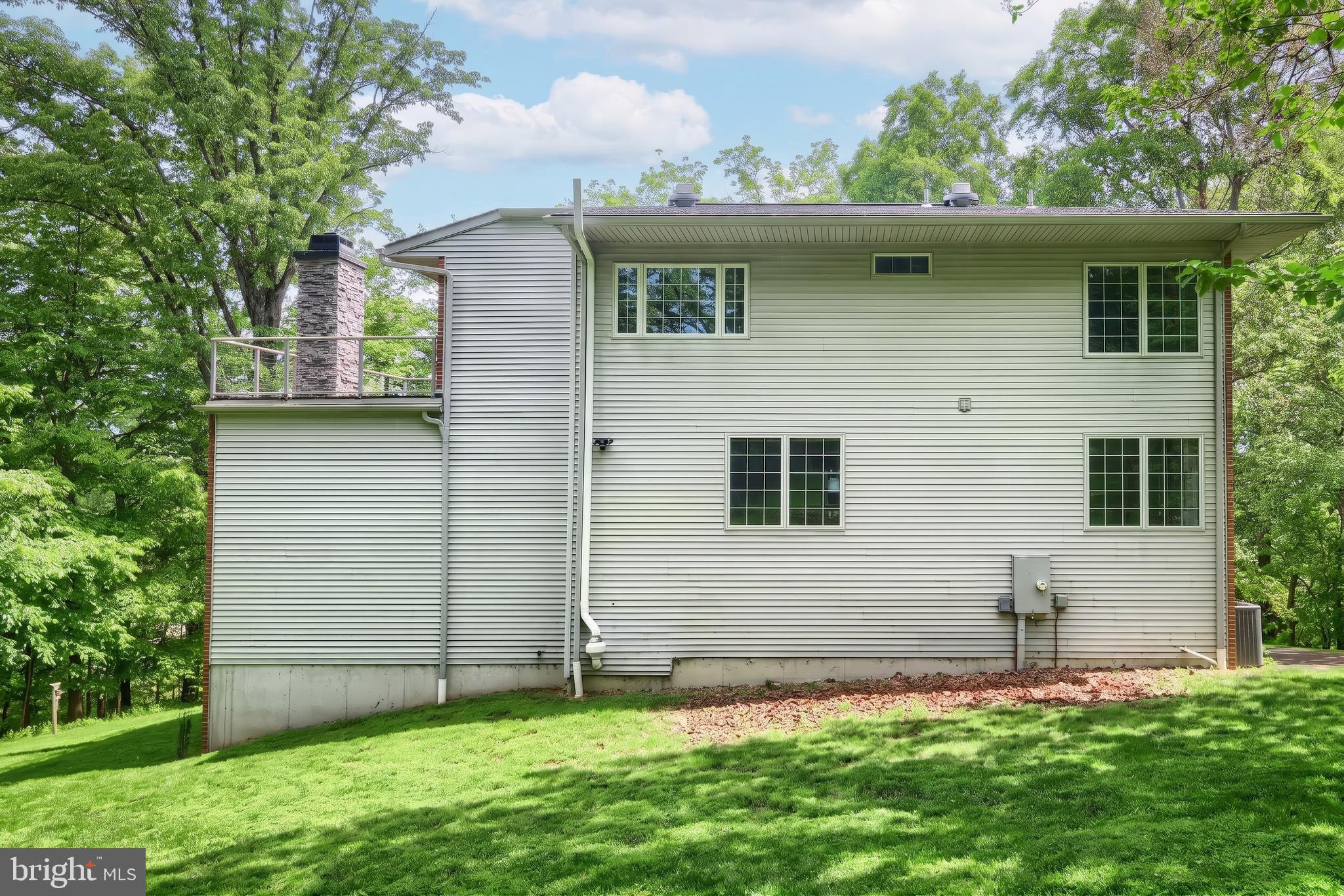 LAUREL ESTATES - Residential