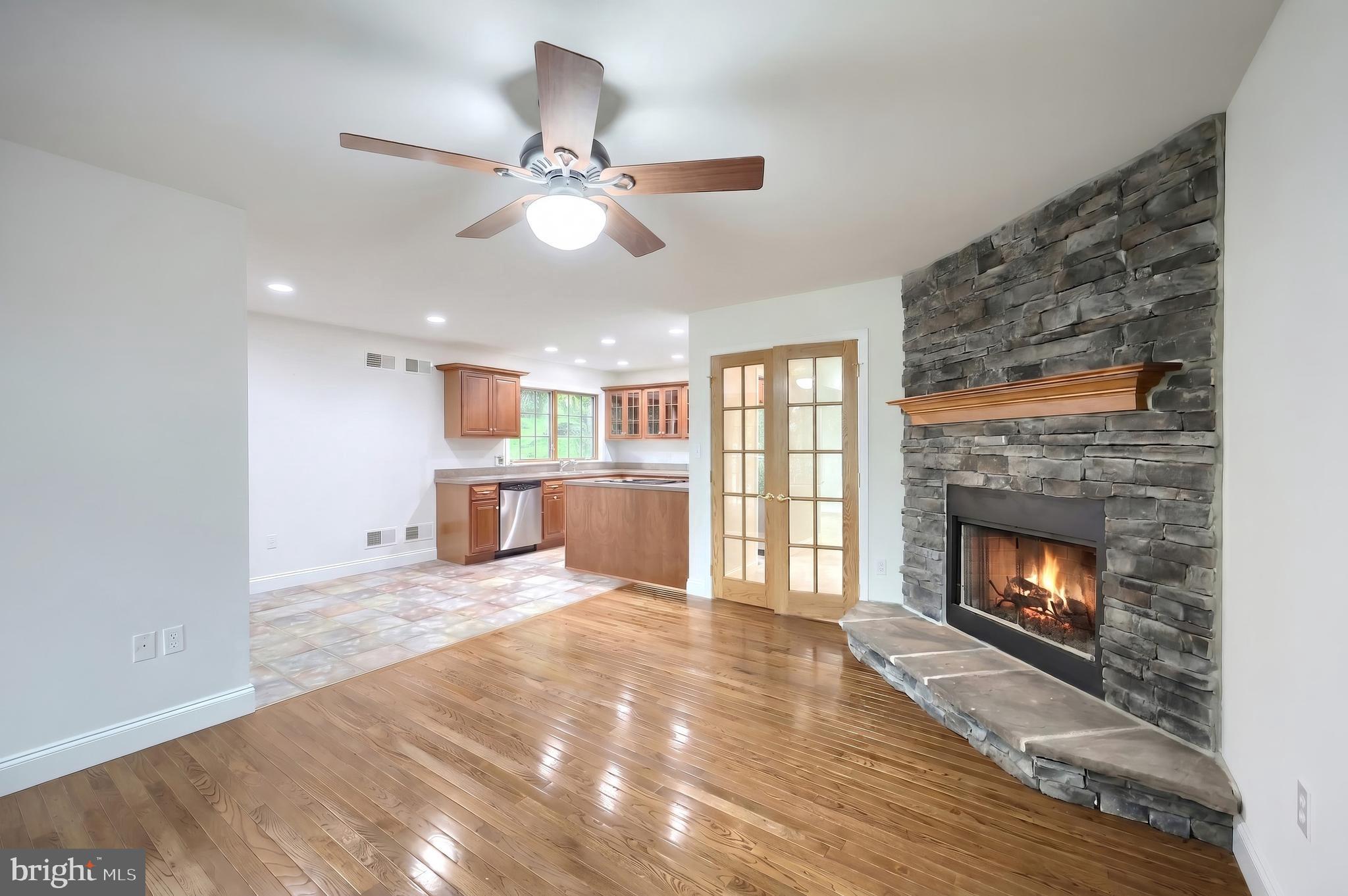 LAUREL ESTATES - Residential